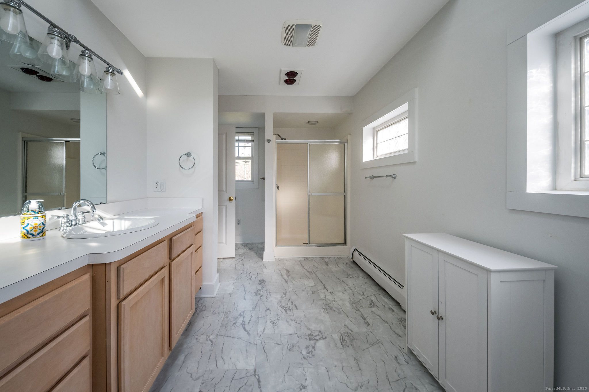 Madison, Connecticut, 06443, United States, 3 Bedrooms Bedrooms, ,2 BathroomsBathrooms,Residential,For Sale,1996814