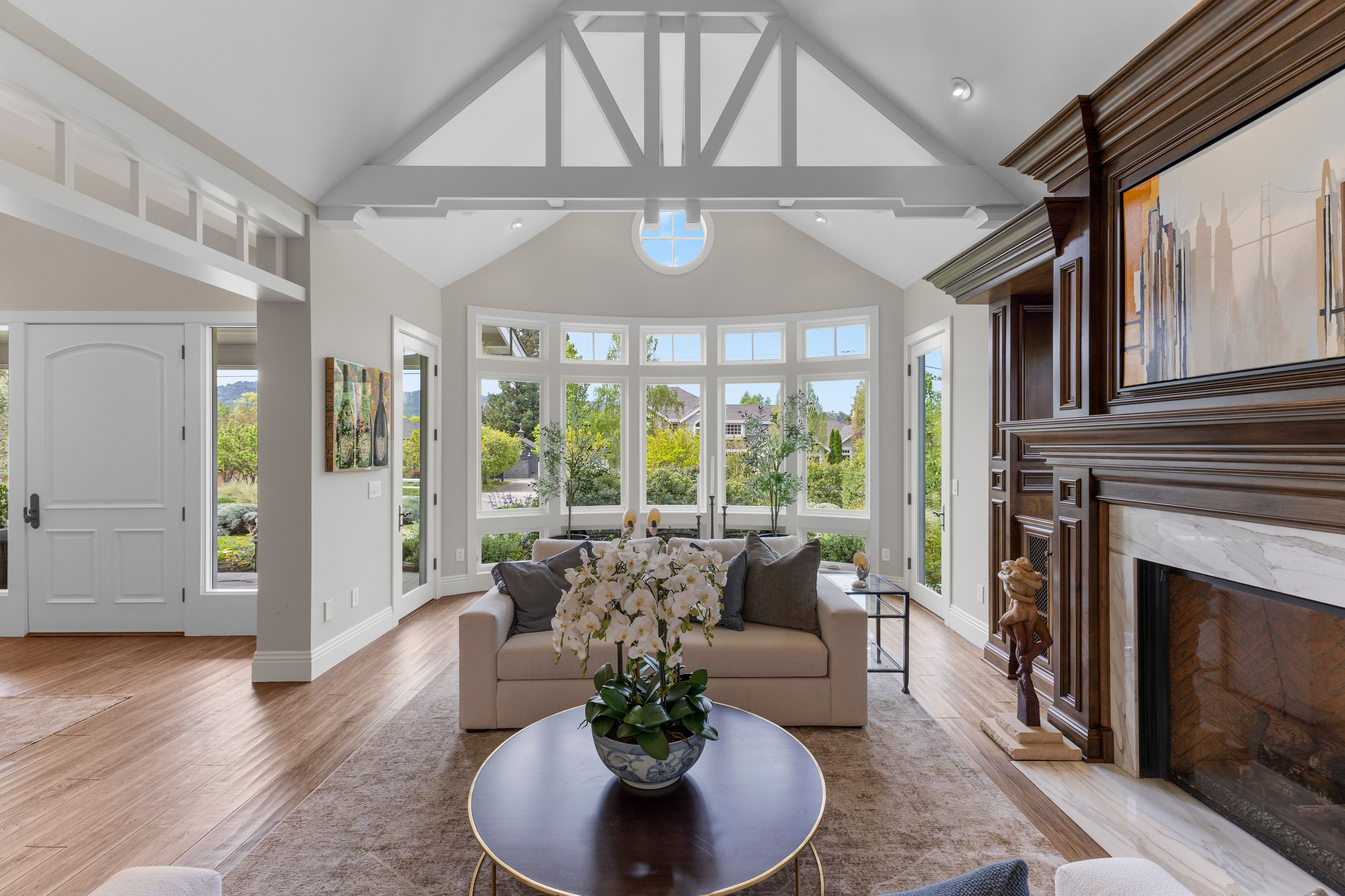  A Private One-Acre Compound Defined by Craftsmanship, Scale and Resort Living - 物件實景