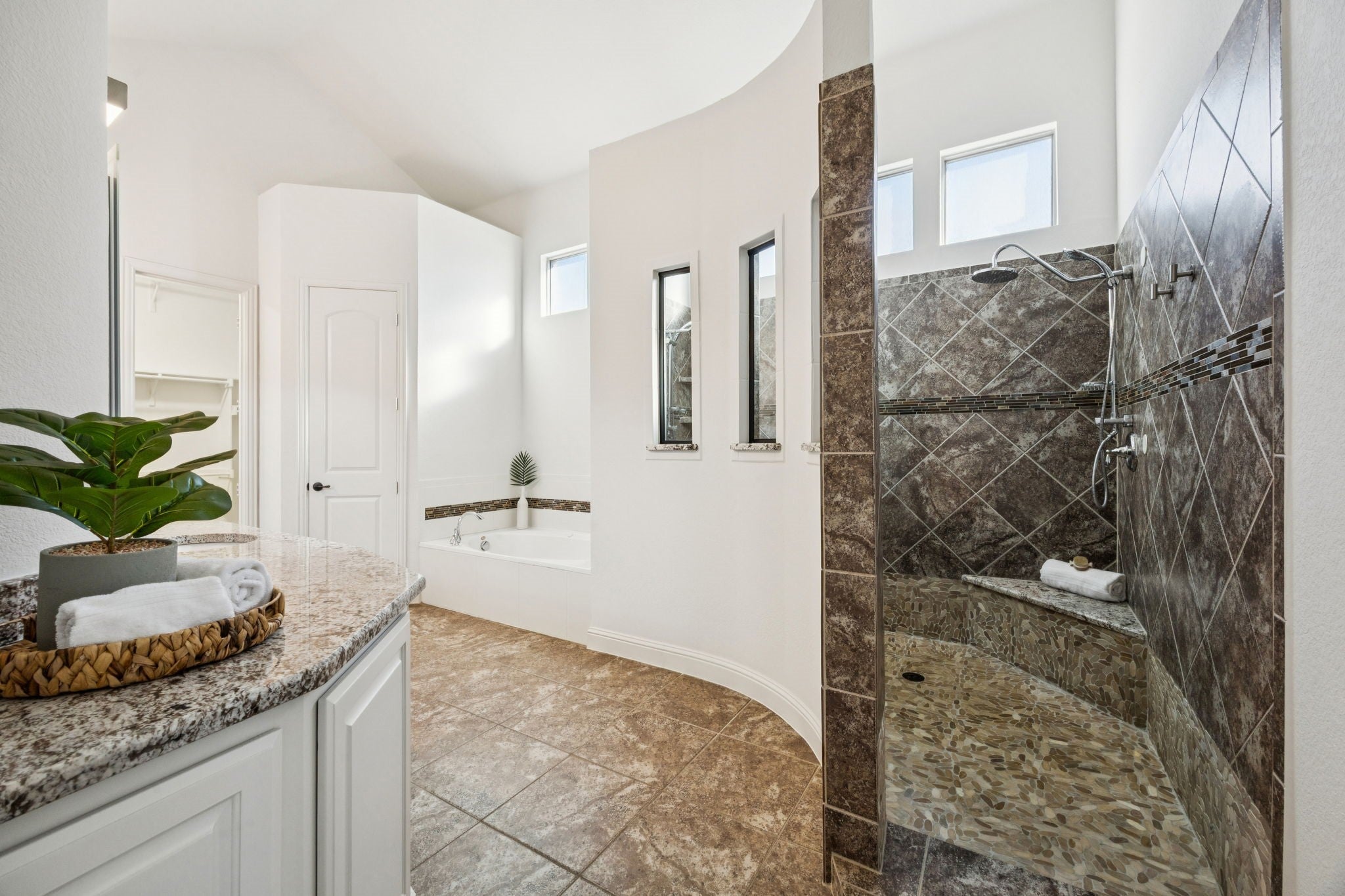 Colleyville, Texas, 76034, United States, 5 Bedrooms Bedrooms, ,5 BathroomsBathrooms,Residential,For Sale,1981317