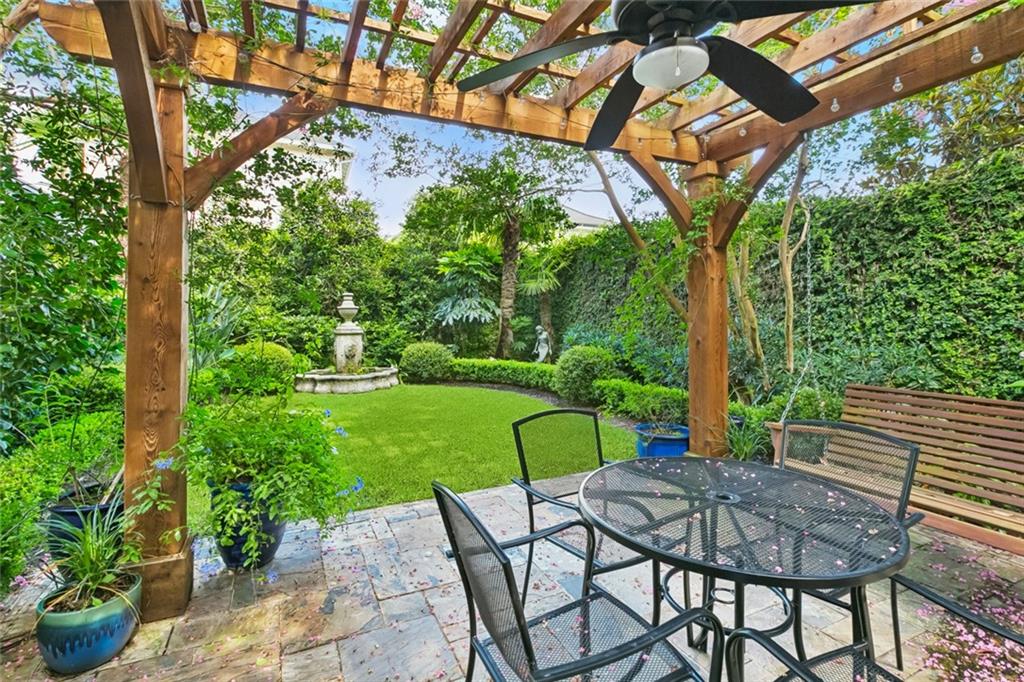 New Orleans, Louisiana, 70115, United States, 3 Bedrooms Bedrooms, ,5 BathroomsBathrooms,Residential,For Sale,2001784