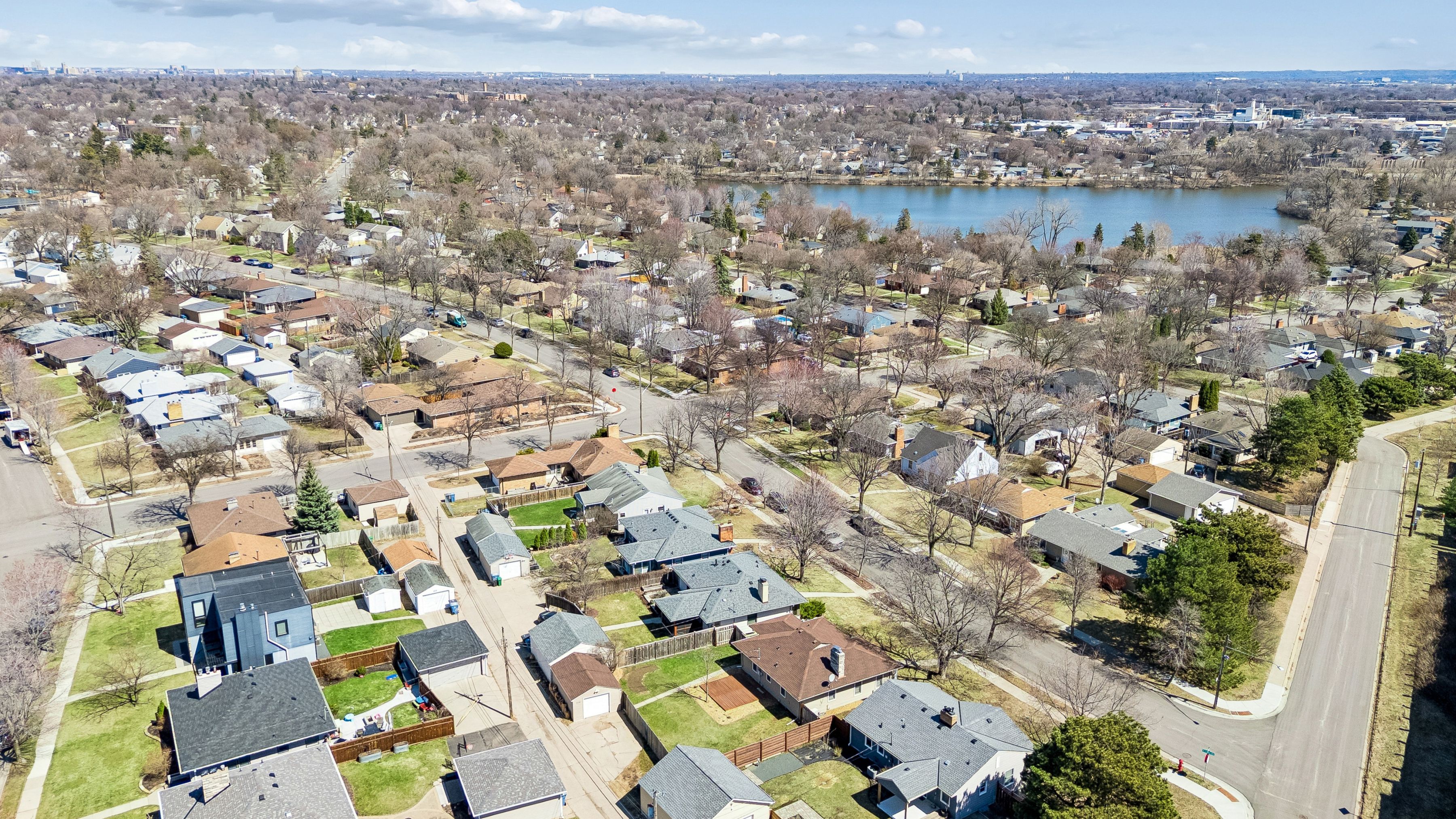  Move-in Ready Rambler with Timeless Charm and Thoughtful Updates - 物件實景