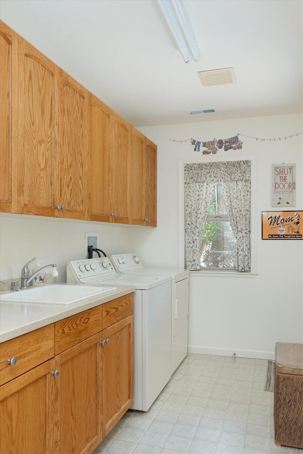 Angels Camp, California, 95222, United States, 4 Bedrooms Bedrooms, ,2 BathroomsBathrooms,Residential,For Sale,1980350