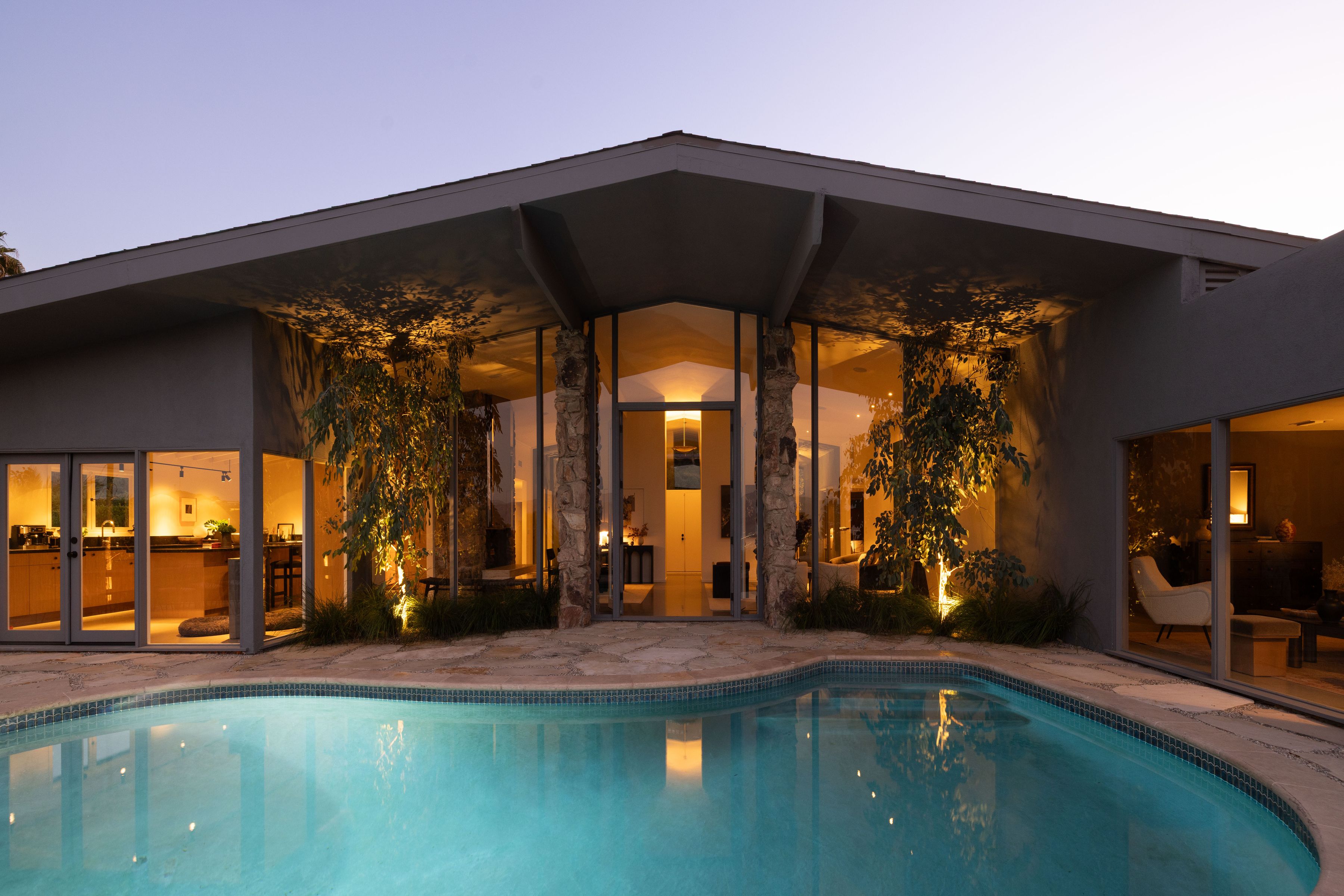  8559 Edwin Dr - 物件實景