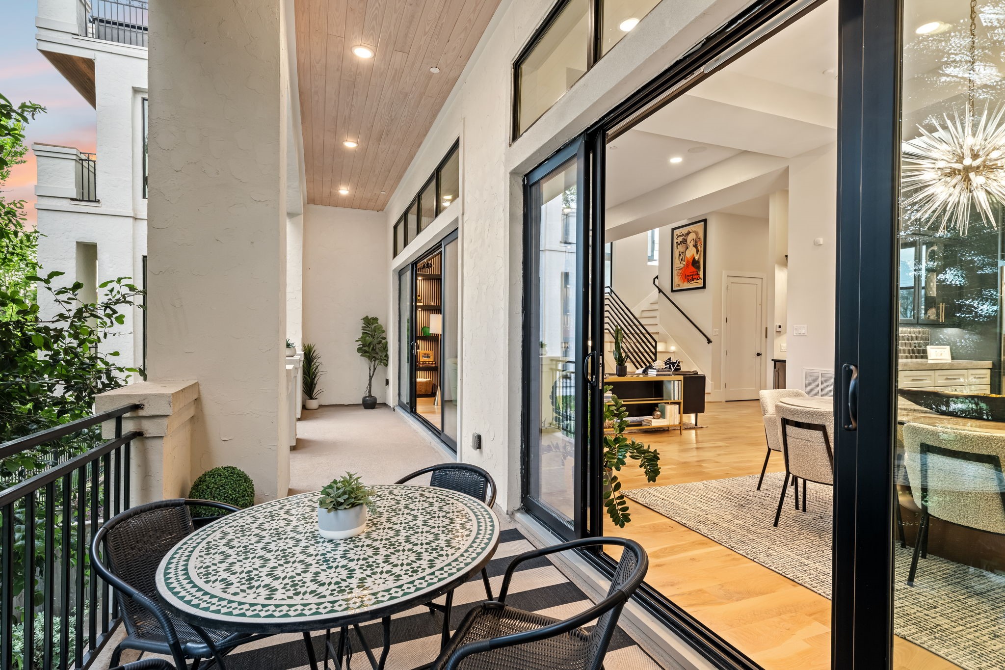 611 N Live Oak Street - 物件實景