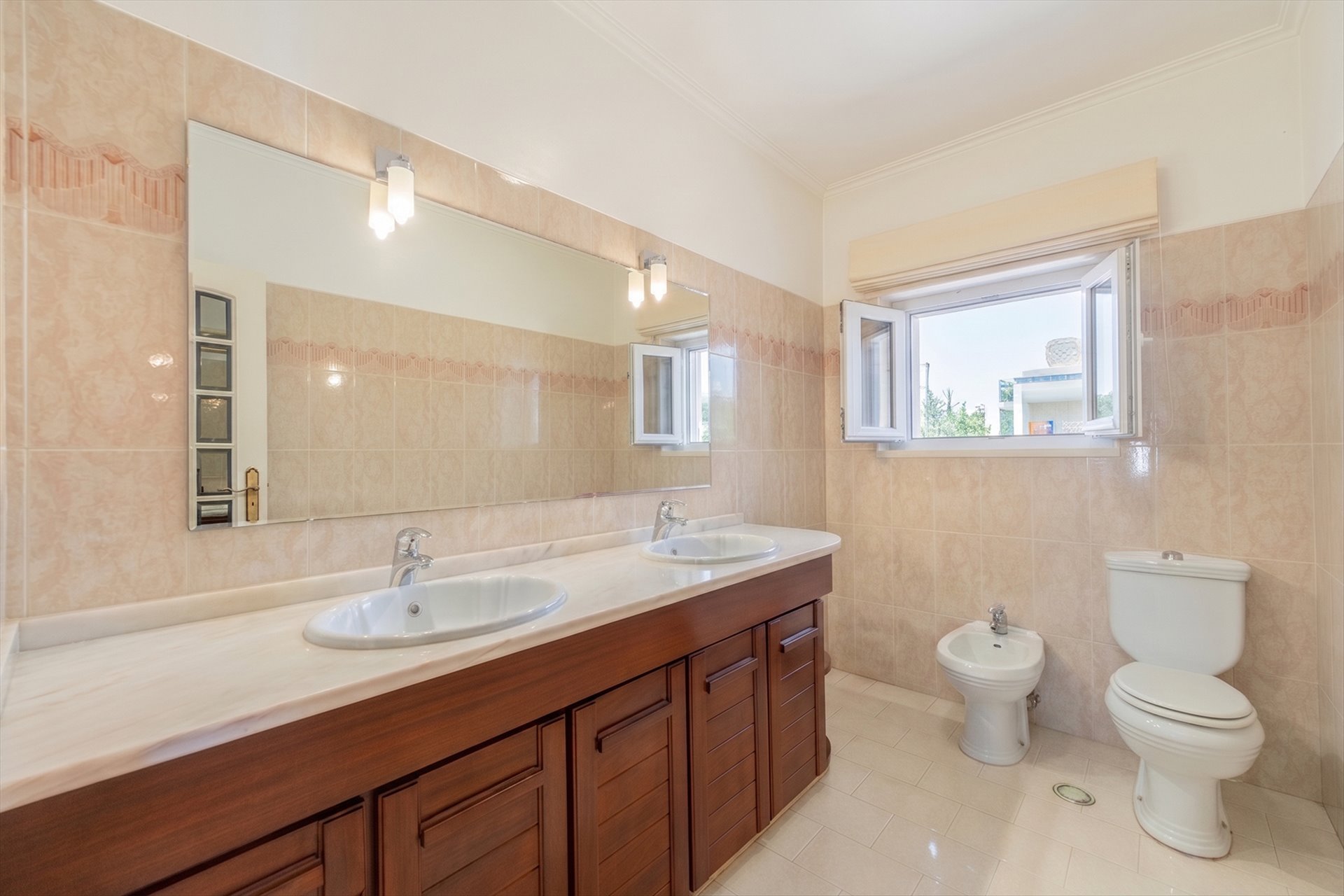  Detached house, 6 bedrooms, for Sale - 物件實景