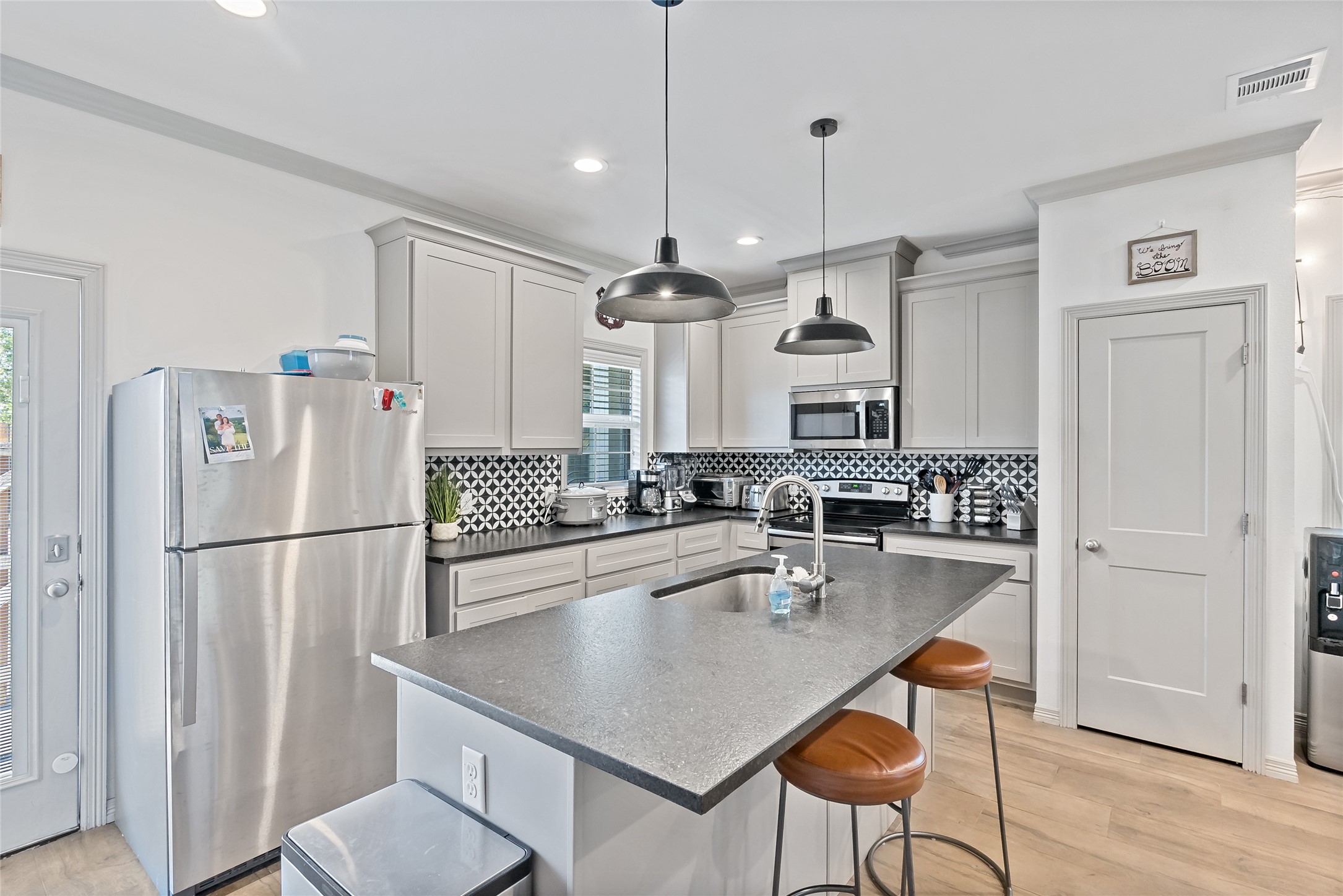 College Station, Texas, 77840, United States, 6 Bedrooms Bedrooms, ,7 BathroomsBathrooms,Residential,For Sale,1989184