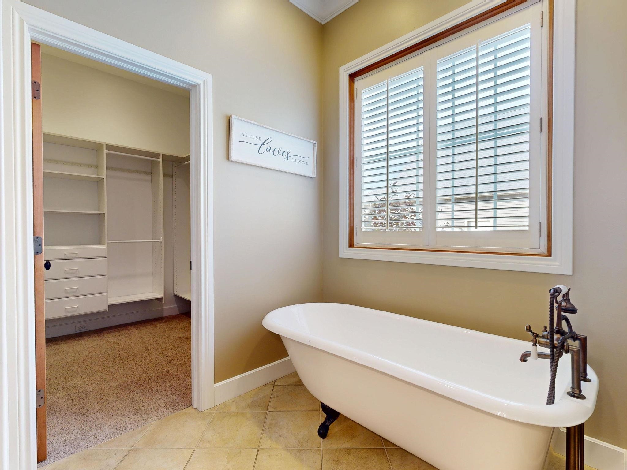 Midland, Michigan, 48642, United States, 3 Bedrooms Bedrooms, ,3 BathroomsBathrooms,Residential,For Sale,1977792