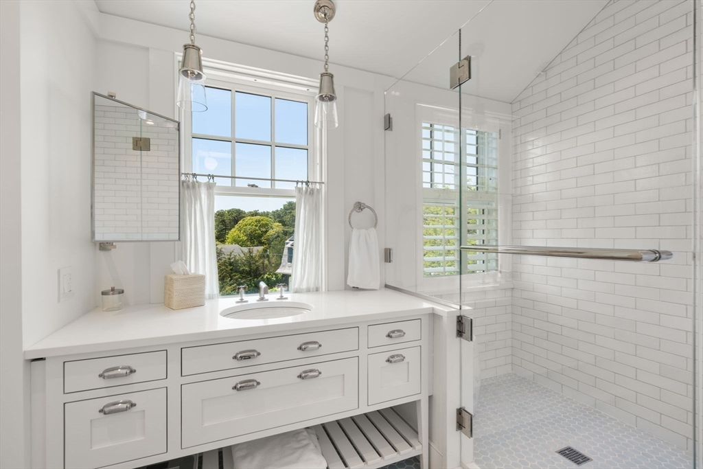 Oak Bluffs, Massachusetts, 02557, United States, 8 Bedrooms Bedrooms, ,9 BathroomsBathrooms,Residential,For Sale,1848541
