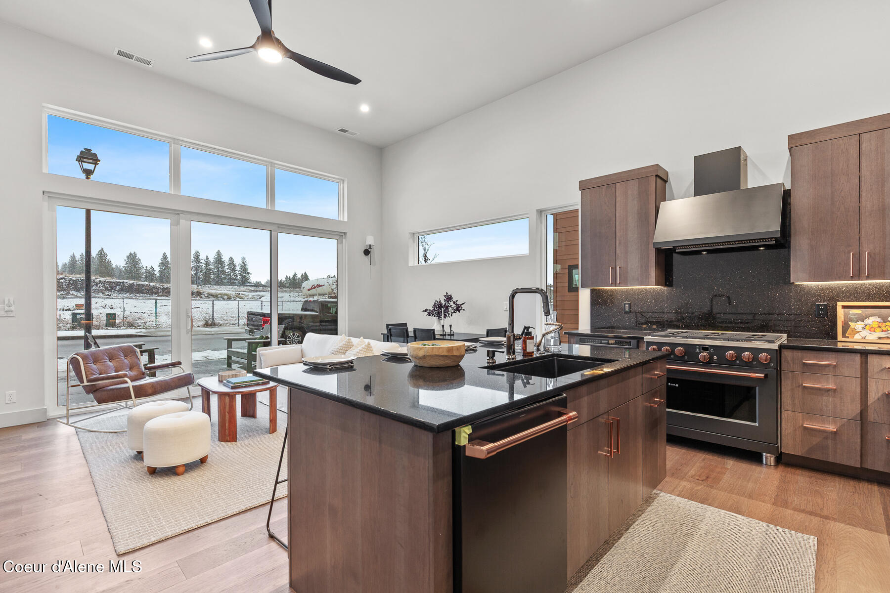 Coeur d'Alene, Idaho, 83814, United States, 3 Bedrooms Bedrooms, ,4 BathroomsBathrooms,Residential,For Sale,2002560