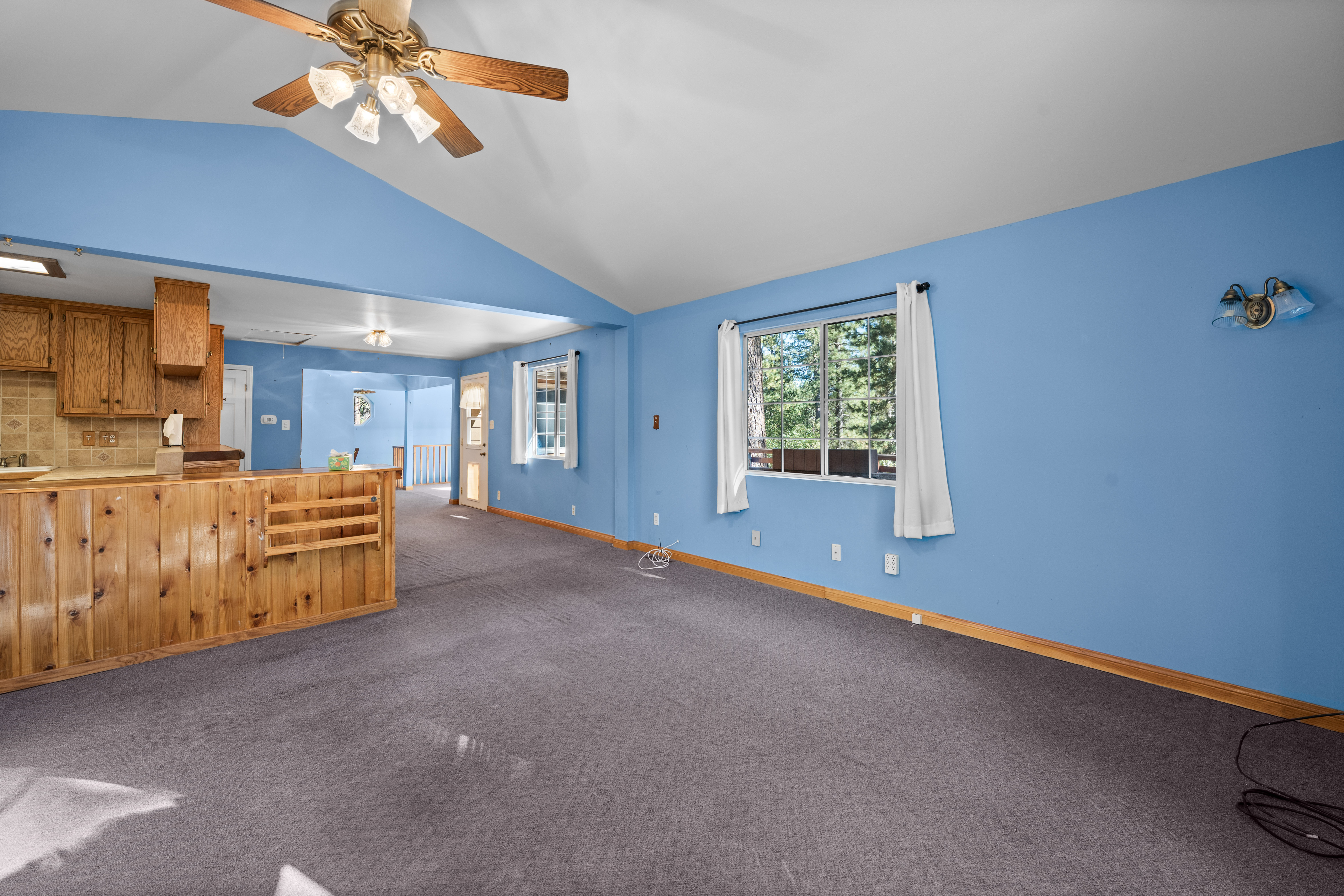  39251 Cedar Dell Road, Fawnskin, CA 92333 - 物件實景