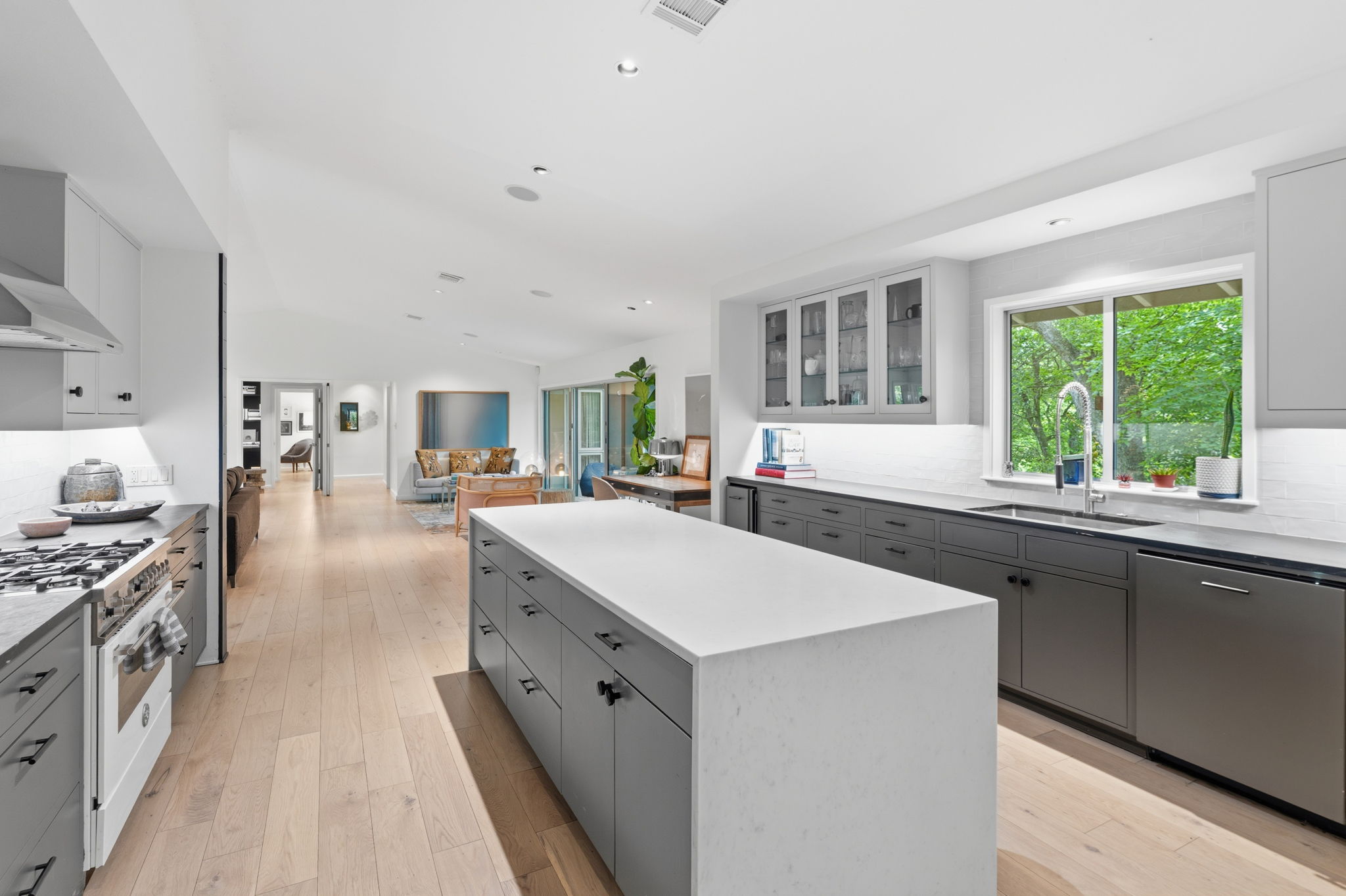 Sprawling Shoal Creek Retreat with Rare Privacy in Central Austin - 物件實景