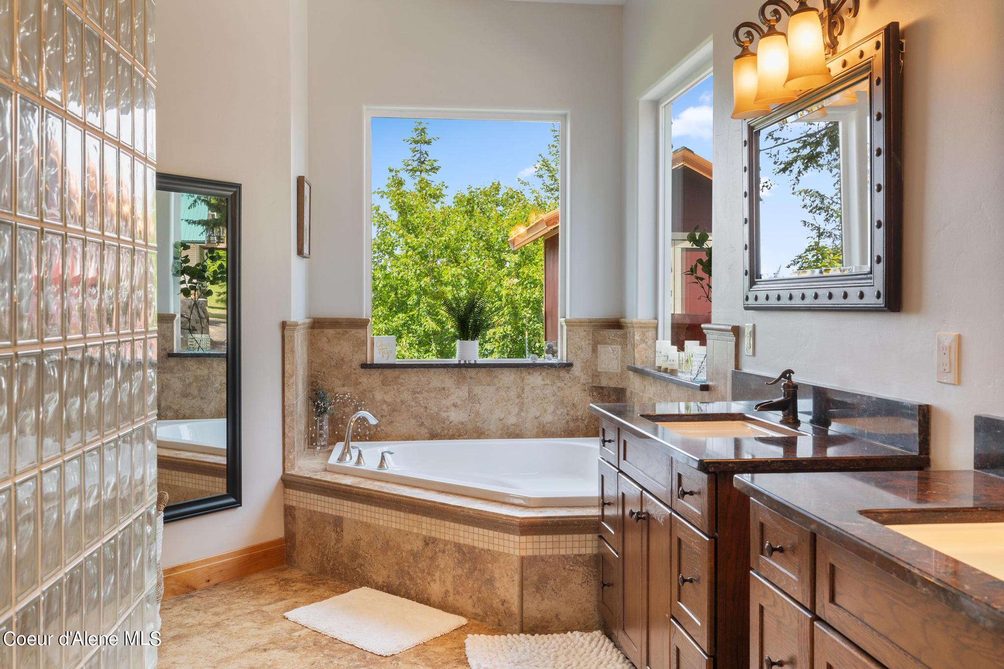 Coeur D'alene, Idaho, 83814, United States, 4 Bedrooms Bedrooms, ,3 BathroomsBathrooms,Residential,For Sale,1795061