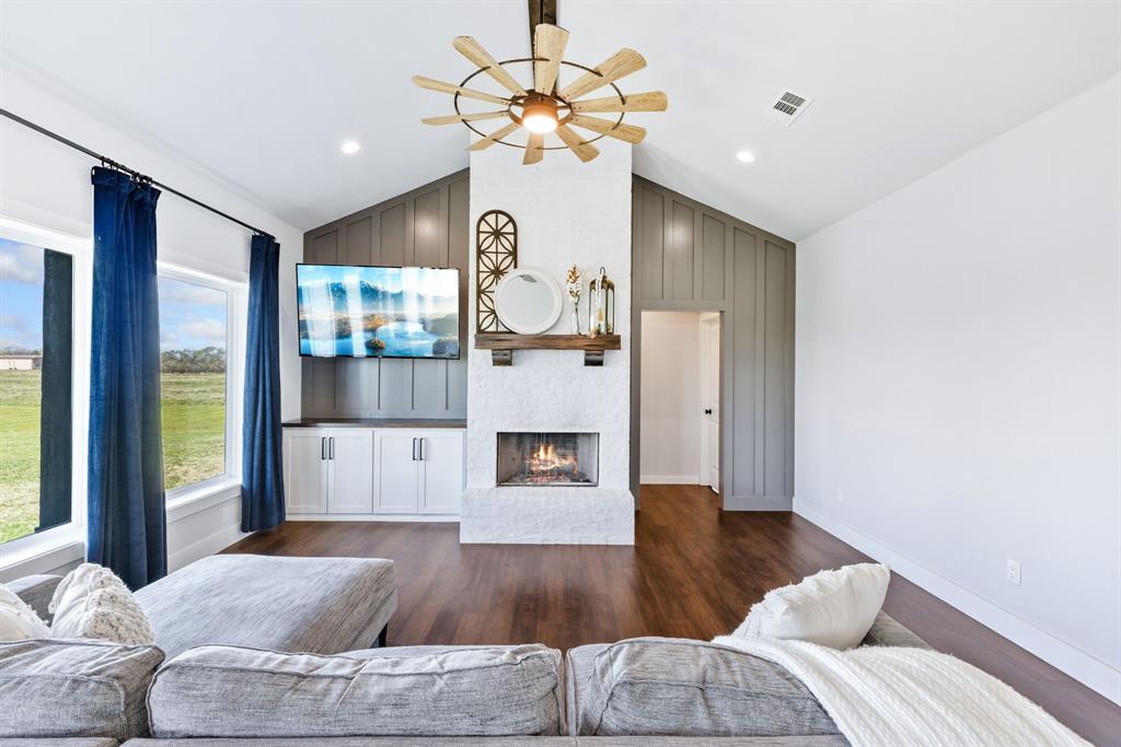 Greenville, Texas, 75402, United States, 3 Bedrooms Bedrooms, ,3 BathroomsBathrooms,Residential,For Sale,1905873