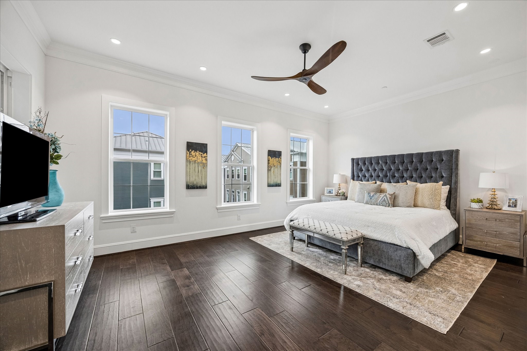  326 W 18th Street - 物件實景