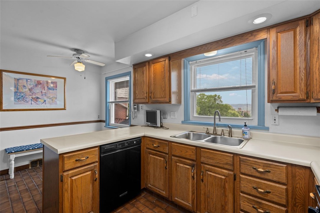 Squirrel Hill, Pennsylvania, 15217, United States, 5 Bedrooms Bedrooms, ,4 BathroomsBathrooms,Residential,For Sale,1956769