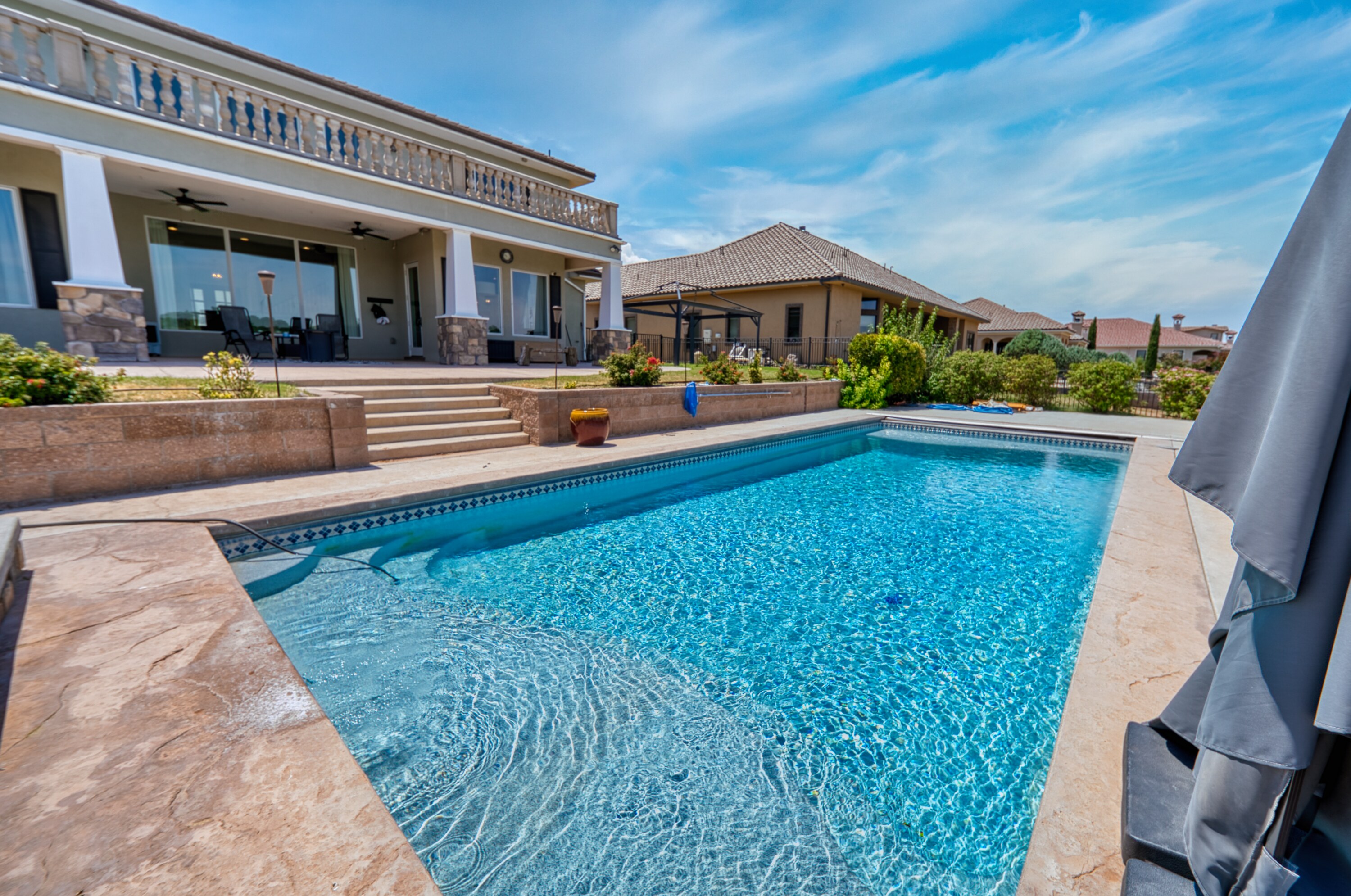 Carlsbad, New Mexico, 88220, United States, 5 Bedrooms Bedrooms, ,4 BathroomsBathrooms,Residential,For Sale,1974334