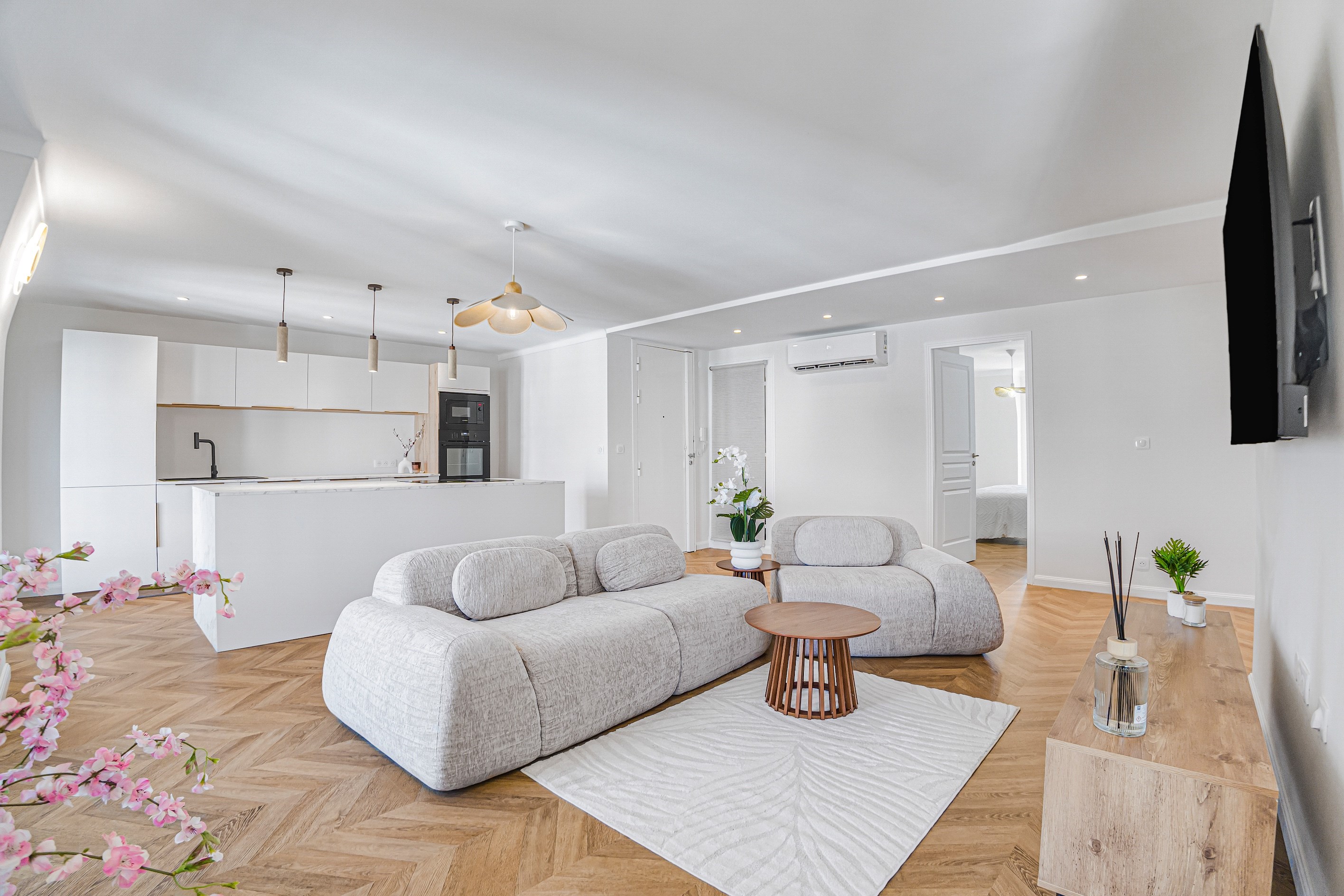  Antibes Old Town, renovated 83 sqm two bedroom top floor apartment - 物件實景