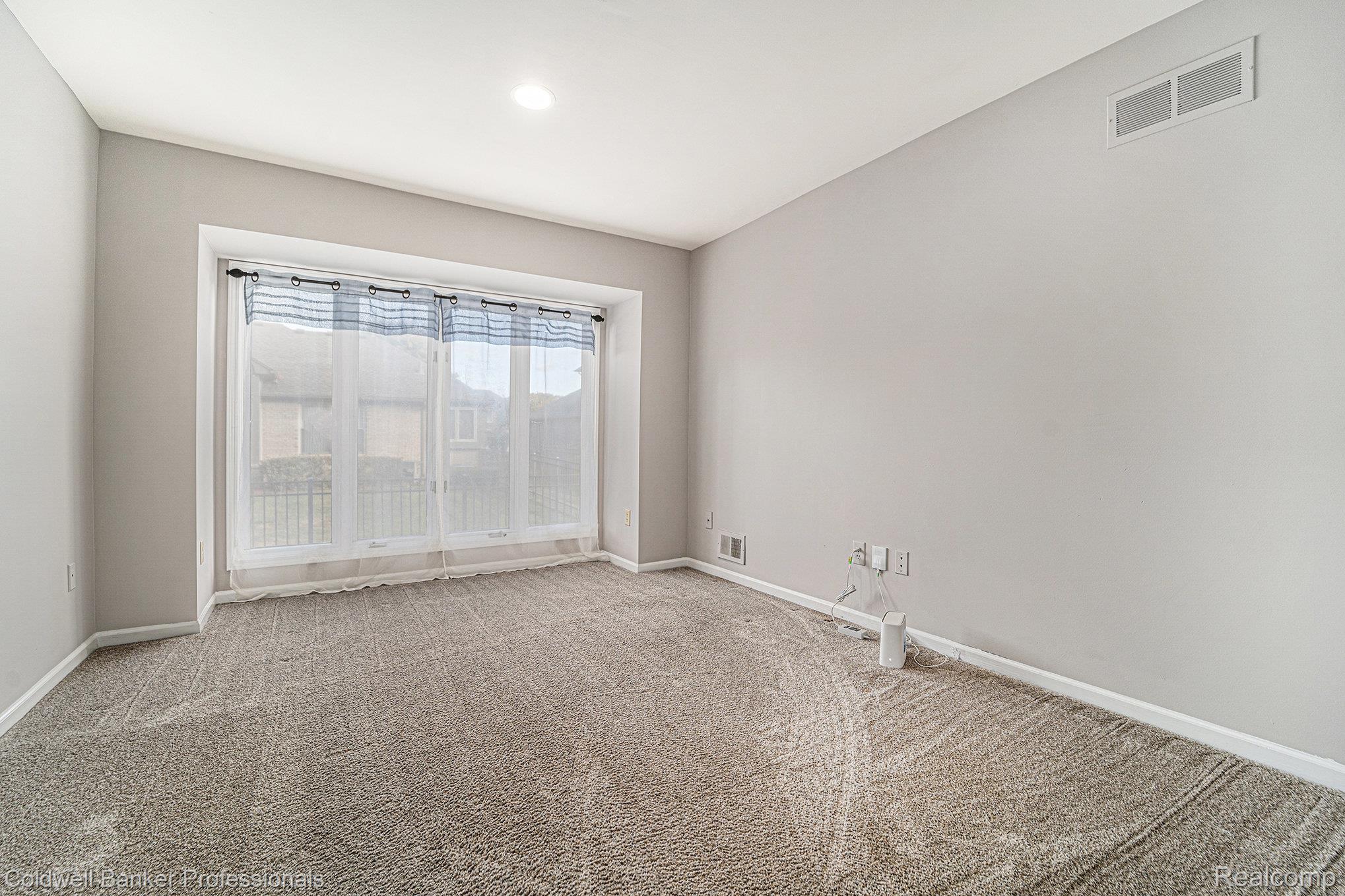 ShelbyTwp, Michigan, 48315, United States, 3 Bedrooms Bedrooms, ,4 BathroomsBathrooms,Residential,For Sale,1967840