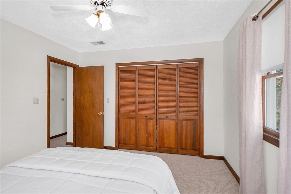 Billerica, Massachusetts, 01821, United States, 5 Bedrooms Bedrooms, ,4 BathroomsBathrooms,Residential,For Sale,2039558