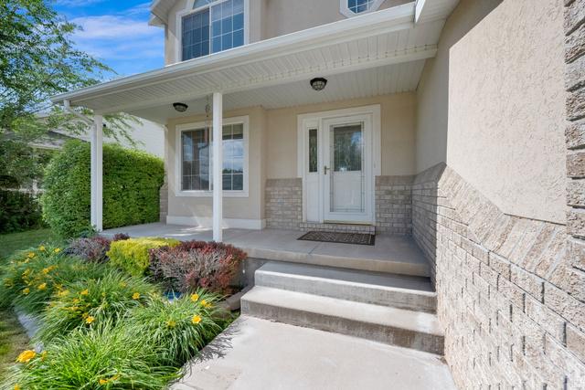 Layton, Utah, 84041, United States, 5 Bedrooms Bedrooms, ,4 BathroomsBathrooms,Residential,For Sale,2048910
