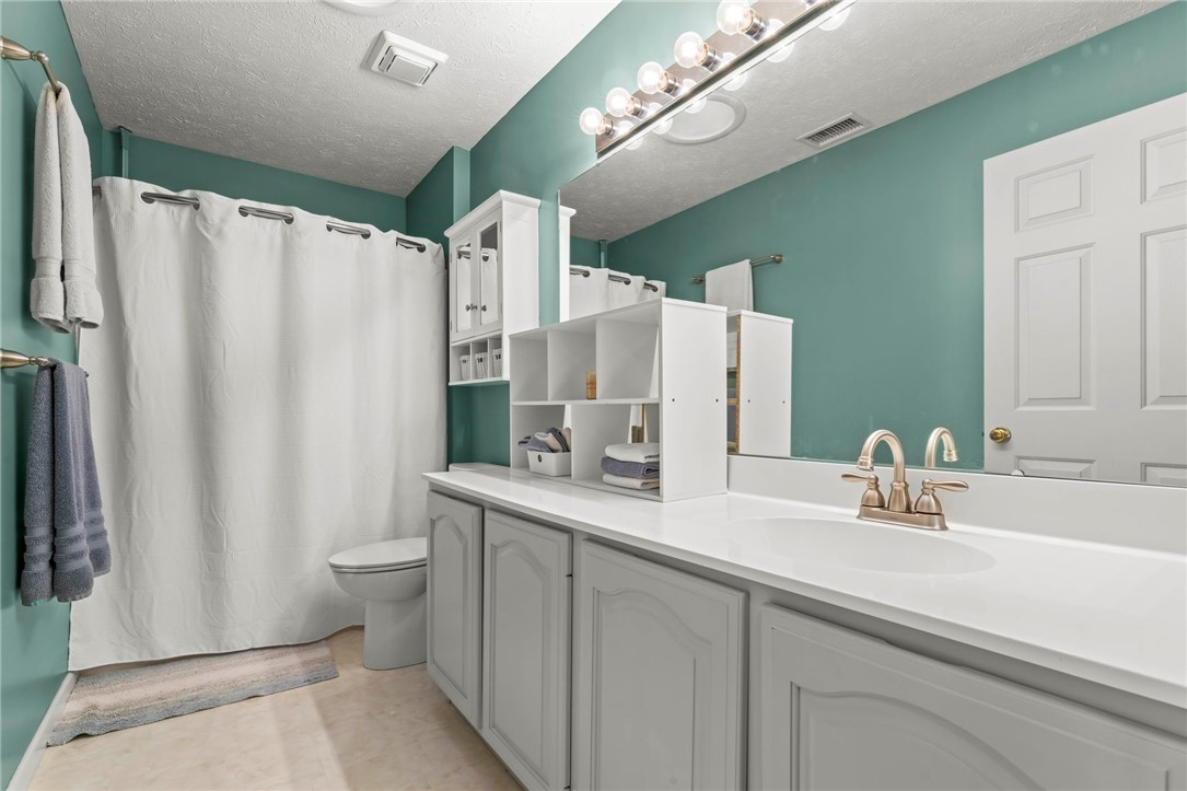 Venetia, Pennsylvania, 15367, United States, 4 Bedrooms Bedrooms, ,3 BathroomsBathrooms,Residential,For Sale,2008848