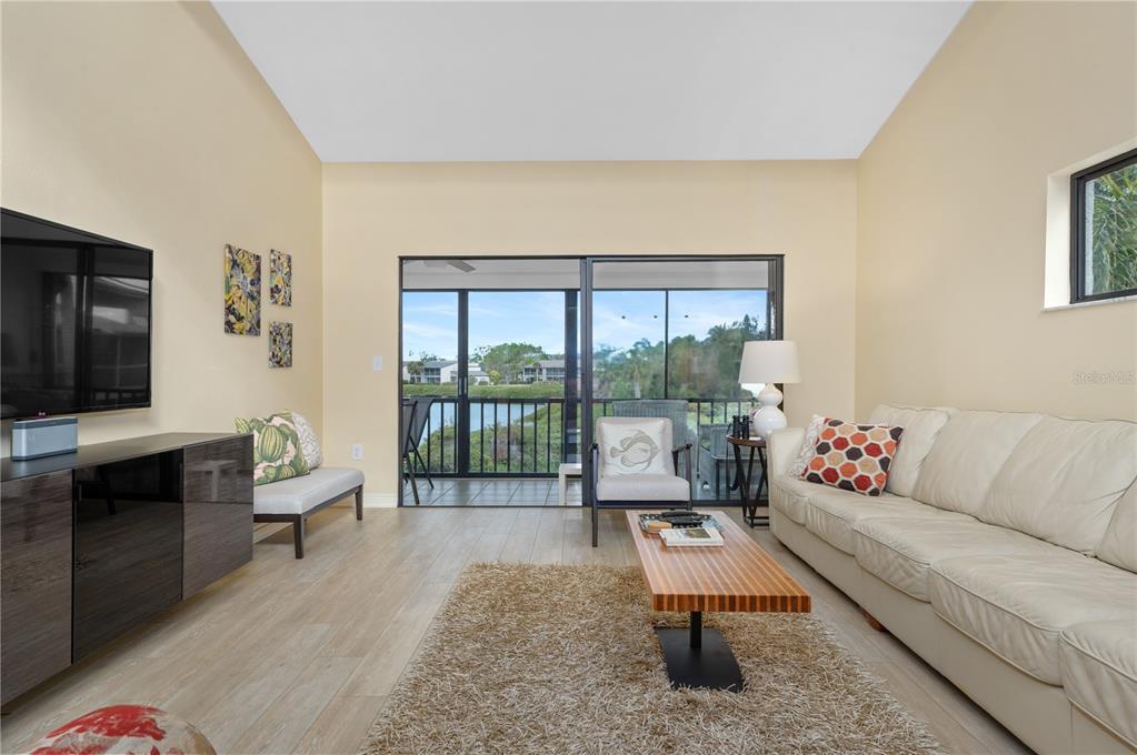 Sarasota, Florida, 34231, United States, 2 Bedrooms Bedrooms, ,2 BathroomsBathrooms,Residential,For Sale,1969119