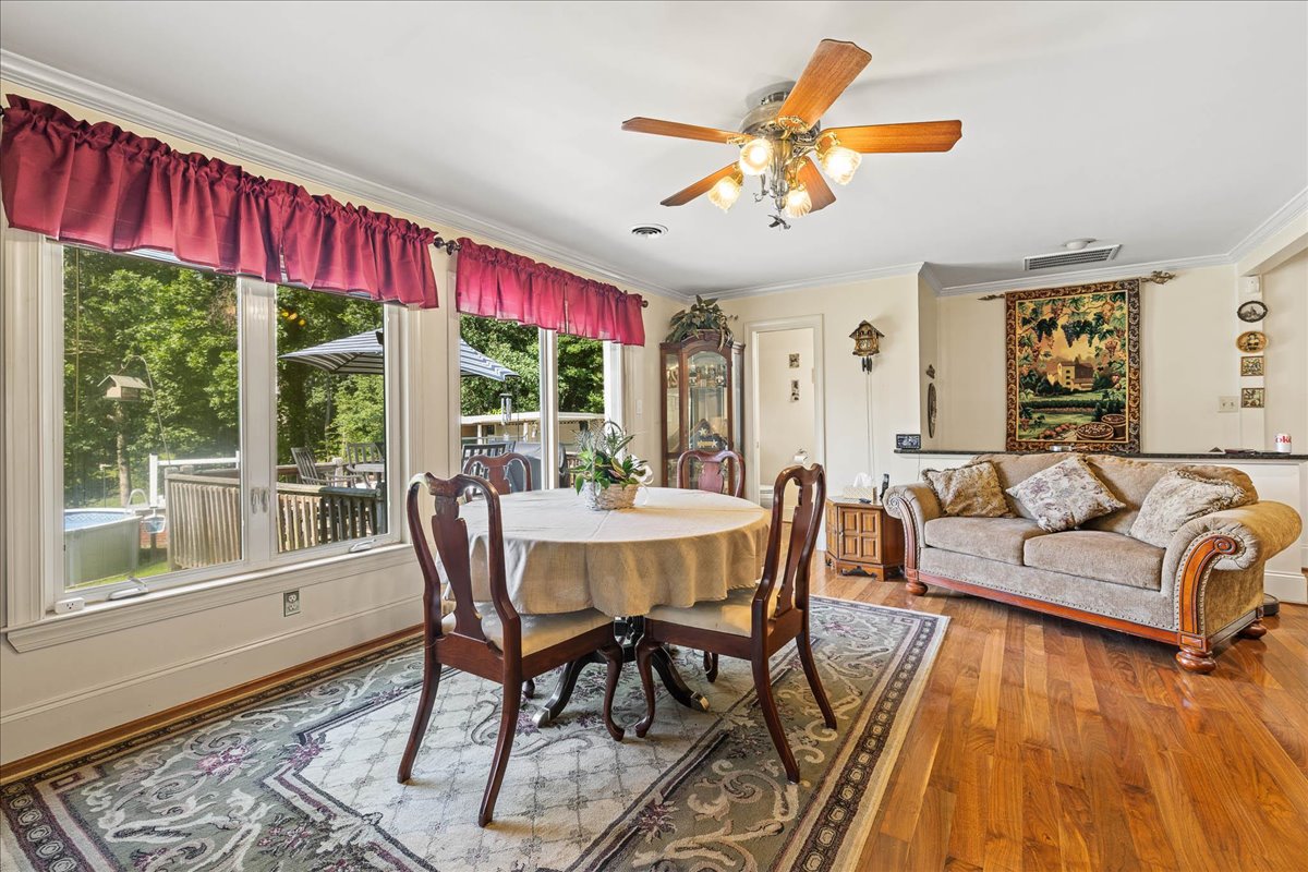 Chester, Virginia, 23831, United States, 5 Bedrooms Bedrooms, ,4 BathroomsBathrooms,Residential,For Sale,1889514