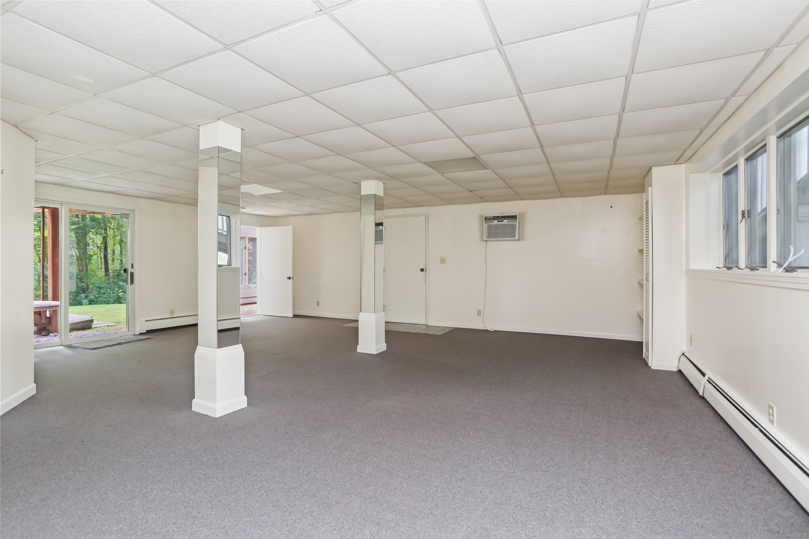 Trumbull, Connecticut, 06611, United States, 4 Bedrooms Bedrooms, ,4 BathroomsBathrooms,Residential,For Sale,1938522