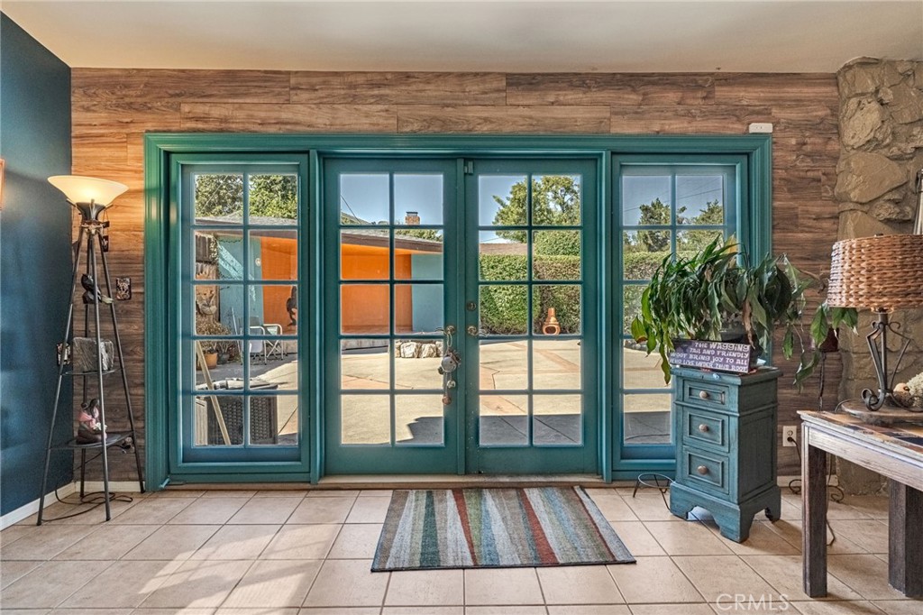 Van Nuys, California, 91406, United States, 4 Bedrooms Bedrooms, ,1 BathroomBathrooms,Residential,For Sale,1982860