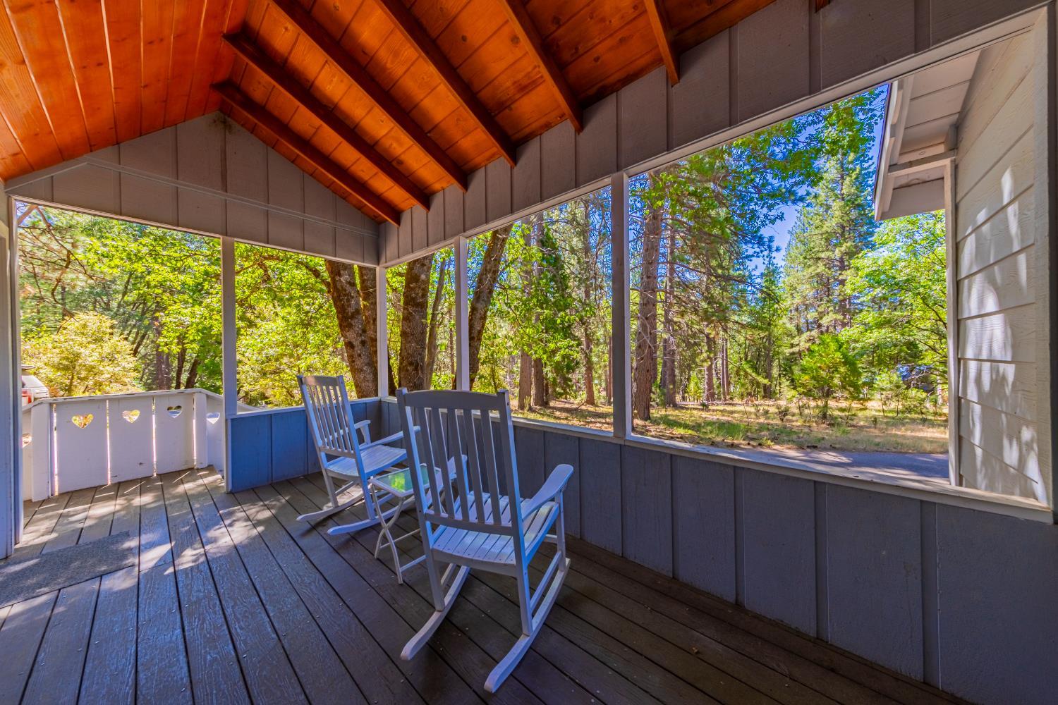 Yosemite, California, 95389, United States, 5 Bedrooms Bedrooms, ,4 BathroomsBathrooms,Residential,For Sale,1975650