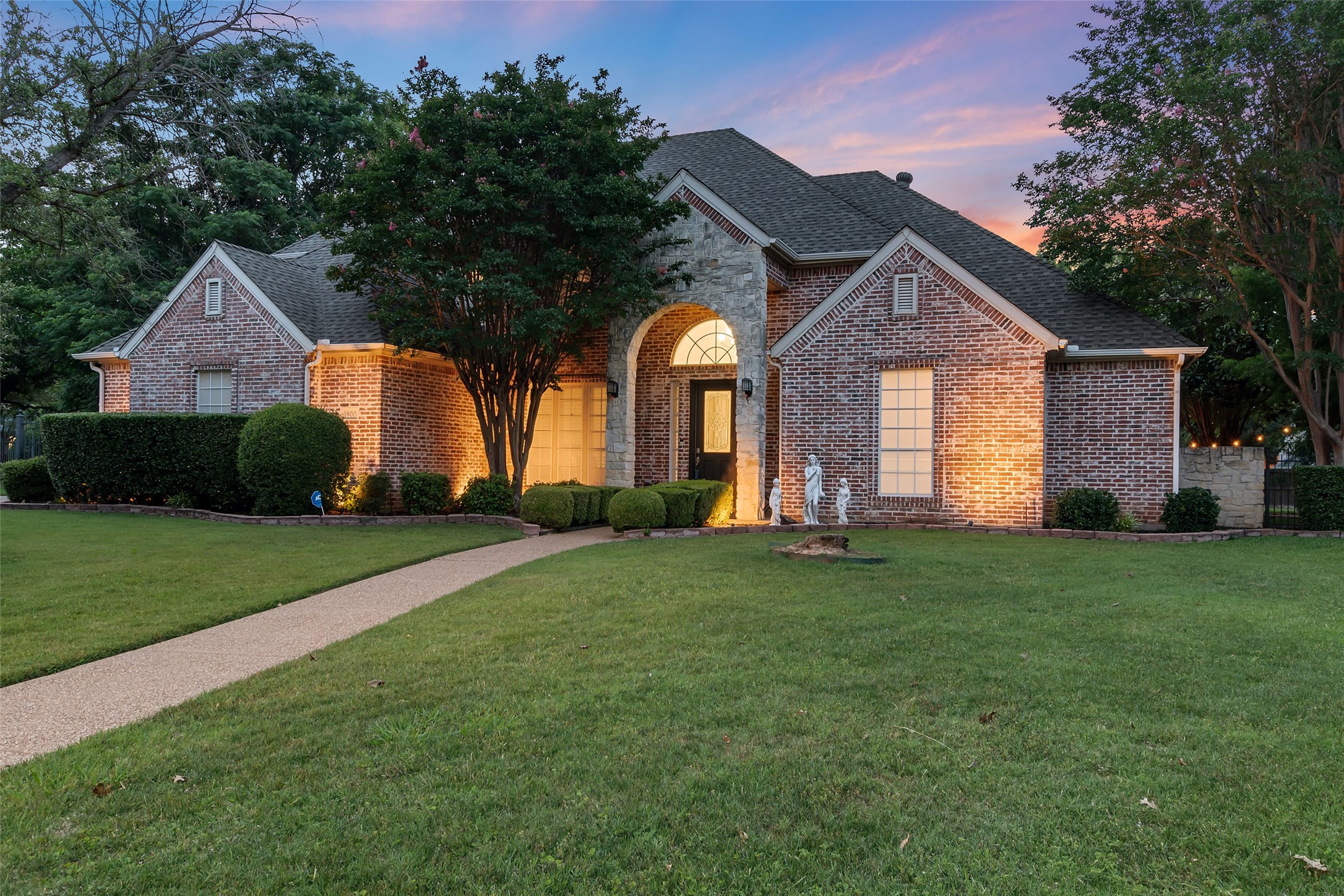 Southlake, Texas, 76092, United States, 5 Bedrooms Bedrooms, ,5 BathroomsBathrooms,Residential,For Sale,1898748
