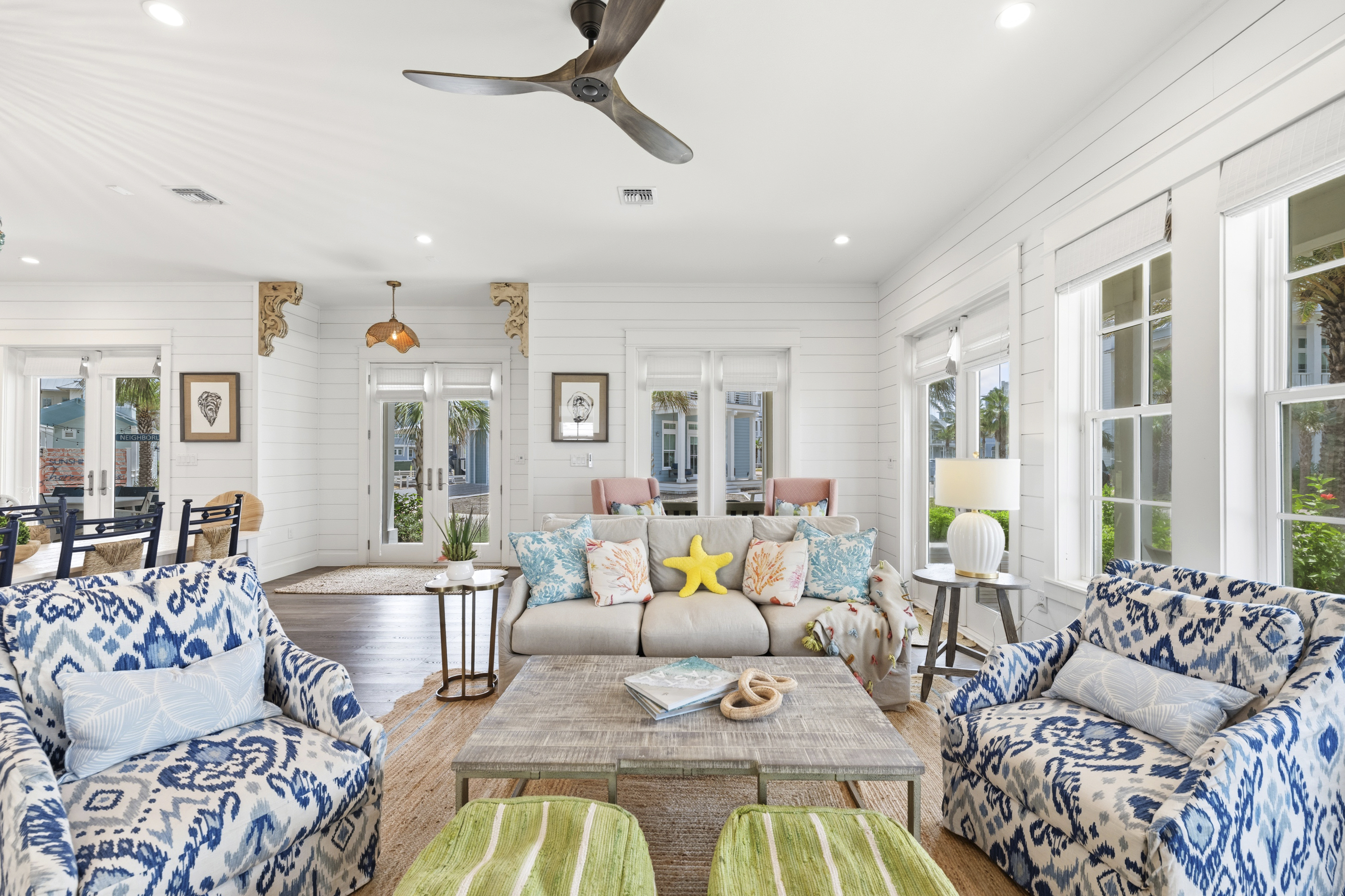  Corner Lot Luxury in Cinnamon Shore South - 物件實景