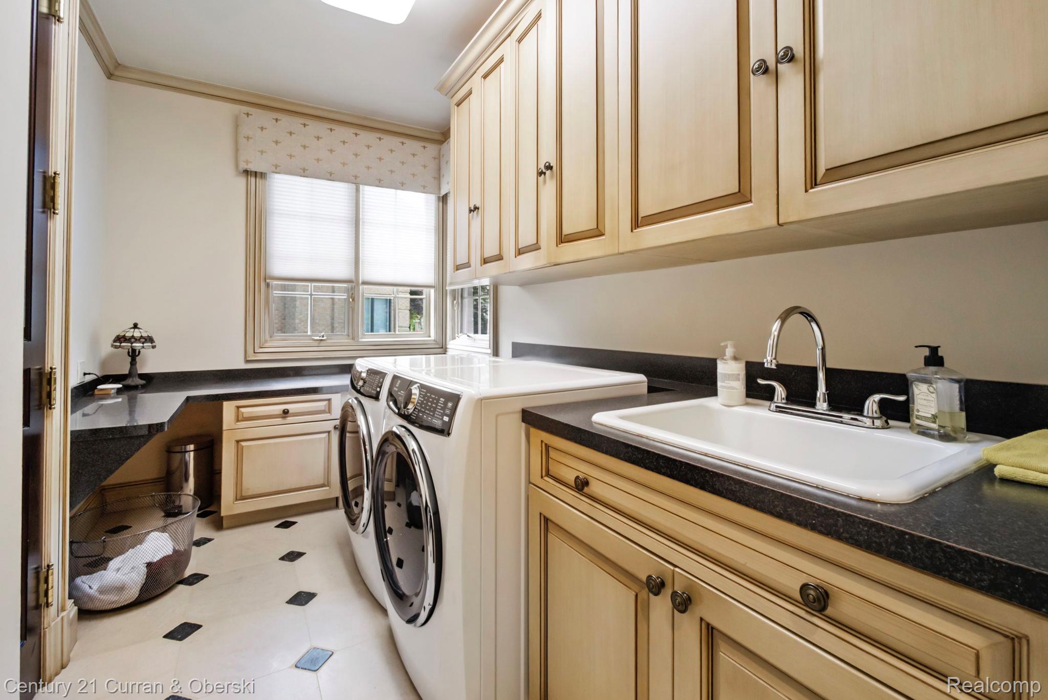 Northville, Michigan, 48168, United States, 5 Bedrooms Bedrooms, ,6 BathroomsBathrooms,Residential,For Sale,2023704