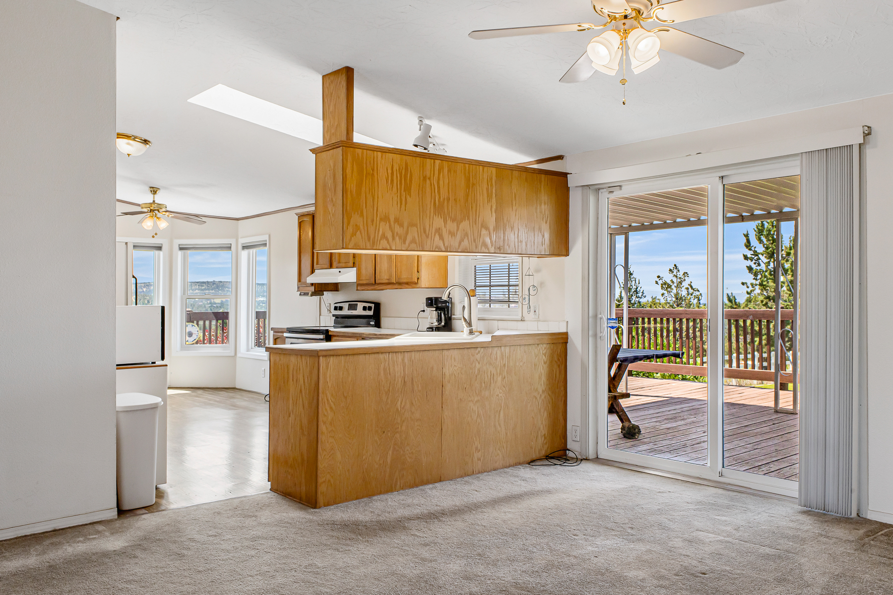 Prineville, Oregon, 97754, United States, 3 Bedrooms Bedrooms, ,2 BathroomsBathrooms,Residential,For Sale,1885821