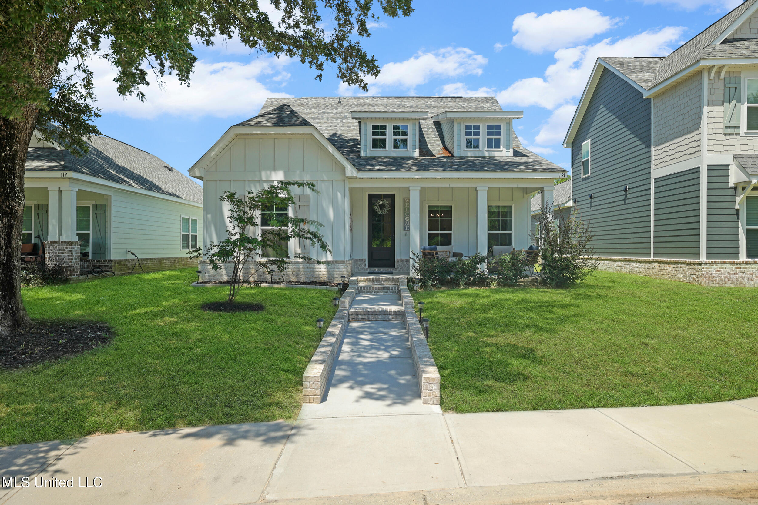 Biloxi, Mississippi, 39531, United States, 3 Bedrooms Bedrooms, ,3 BathroomsBathrooms,Residential,For Sale,1906978