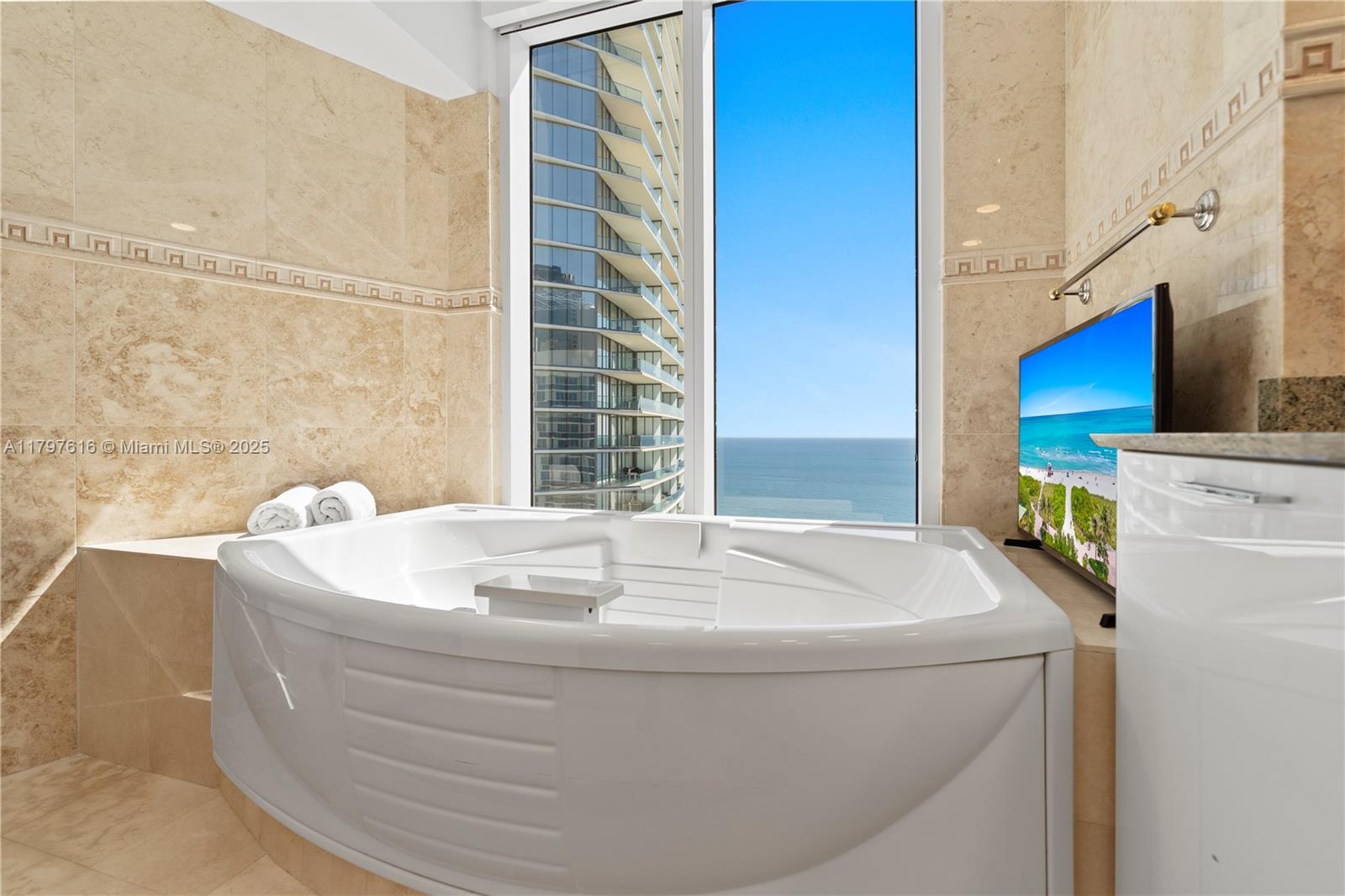 Sunny Isles Beach, Florida, 33160, United States, 3 Bedrooms Bedrooms, ,5 BathroomsBathrooms,Residential,For Sale,1796970