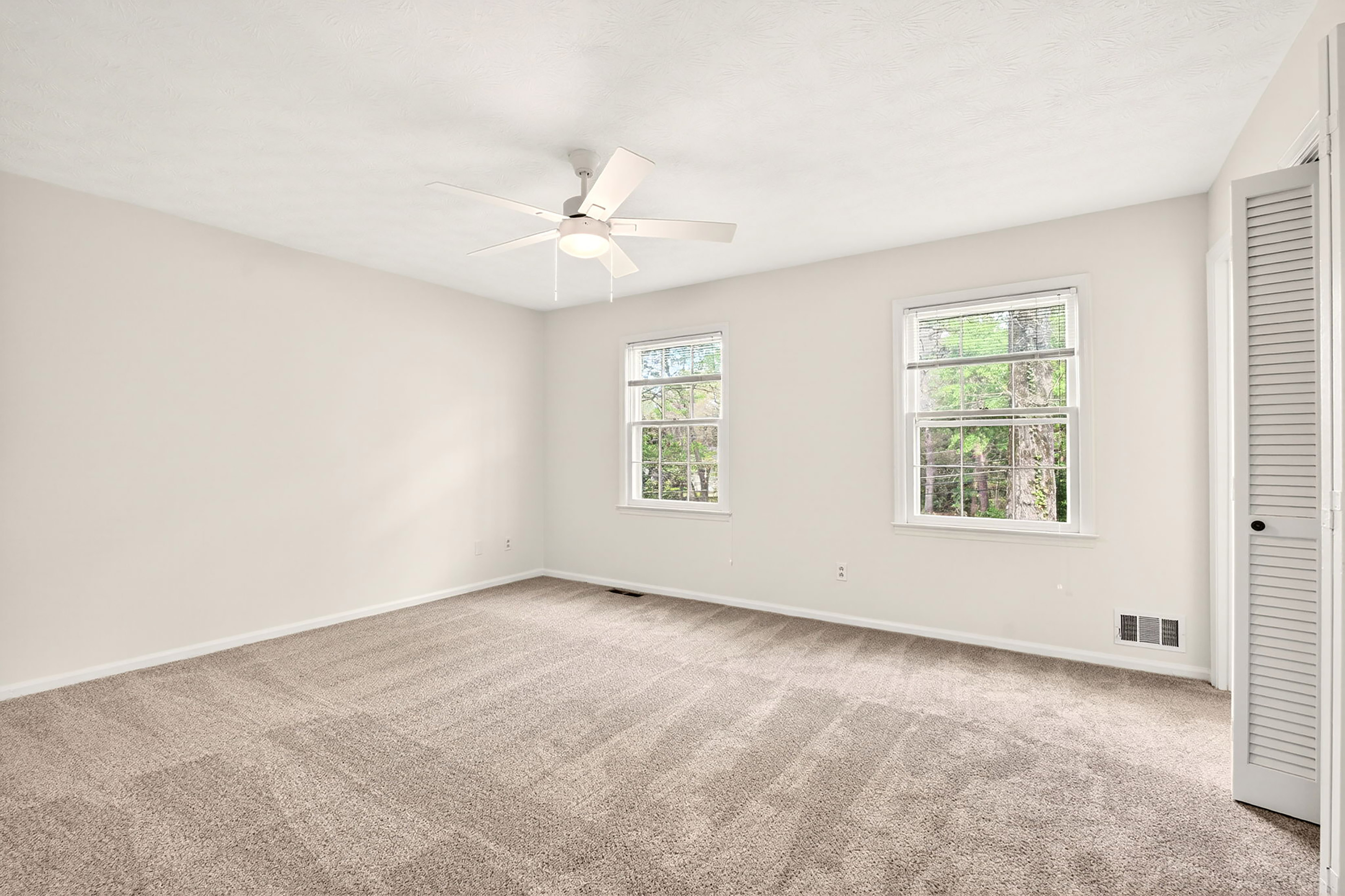  Thoughtfully Expanded and Updated Dunwoody Home on Wooded 0.82+/- Acre Lot - 物件實景