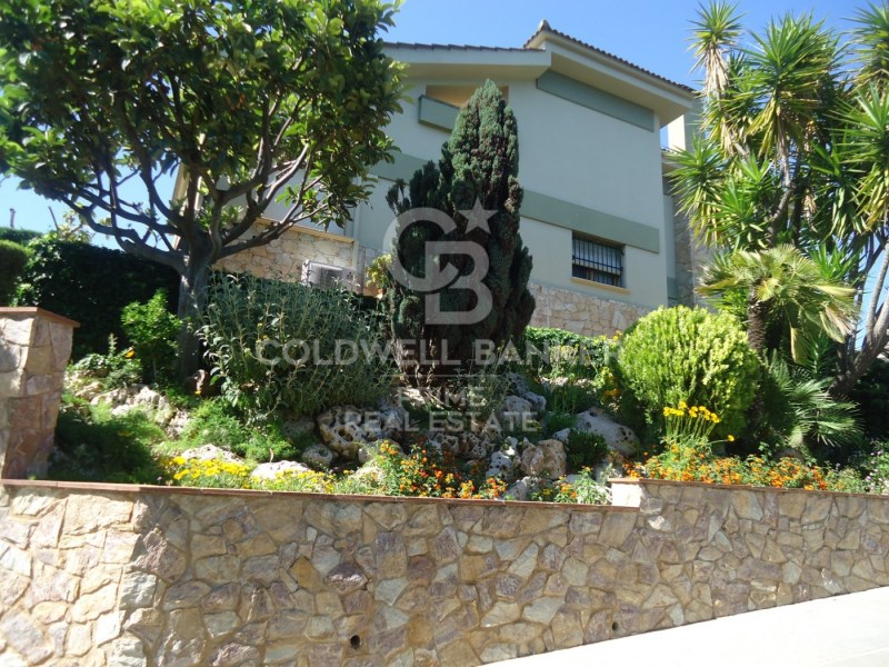 Girona, La Bisbal d'Empord?, La Bisbal d'Empord?, La Bisbal d'Empordà, Catalonia, ES, 4 Bedrooms Bedrooms, ,1 BathroomBathrooms,Residential,For Sale,Girona, La Bisbal d'Empord?, La Bisbal d'Empord?,1448680