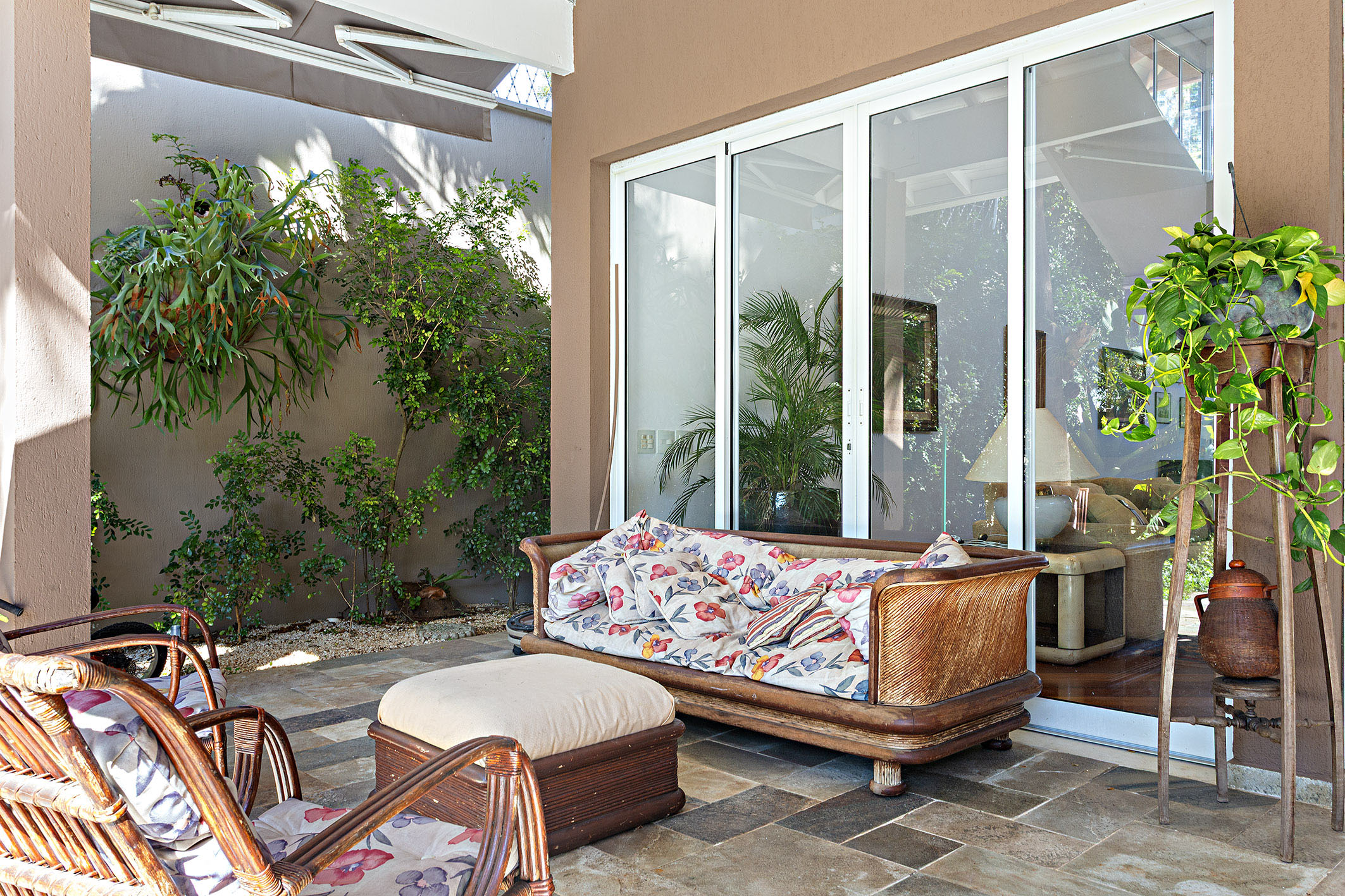 Family Residence with Garden and Pool near Parque do Cordeiro - 物件實景