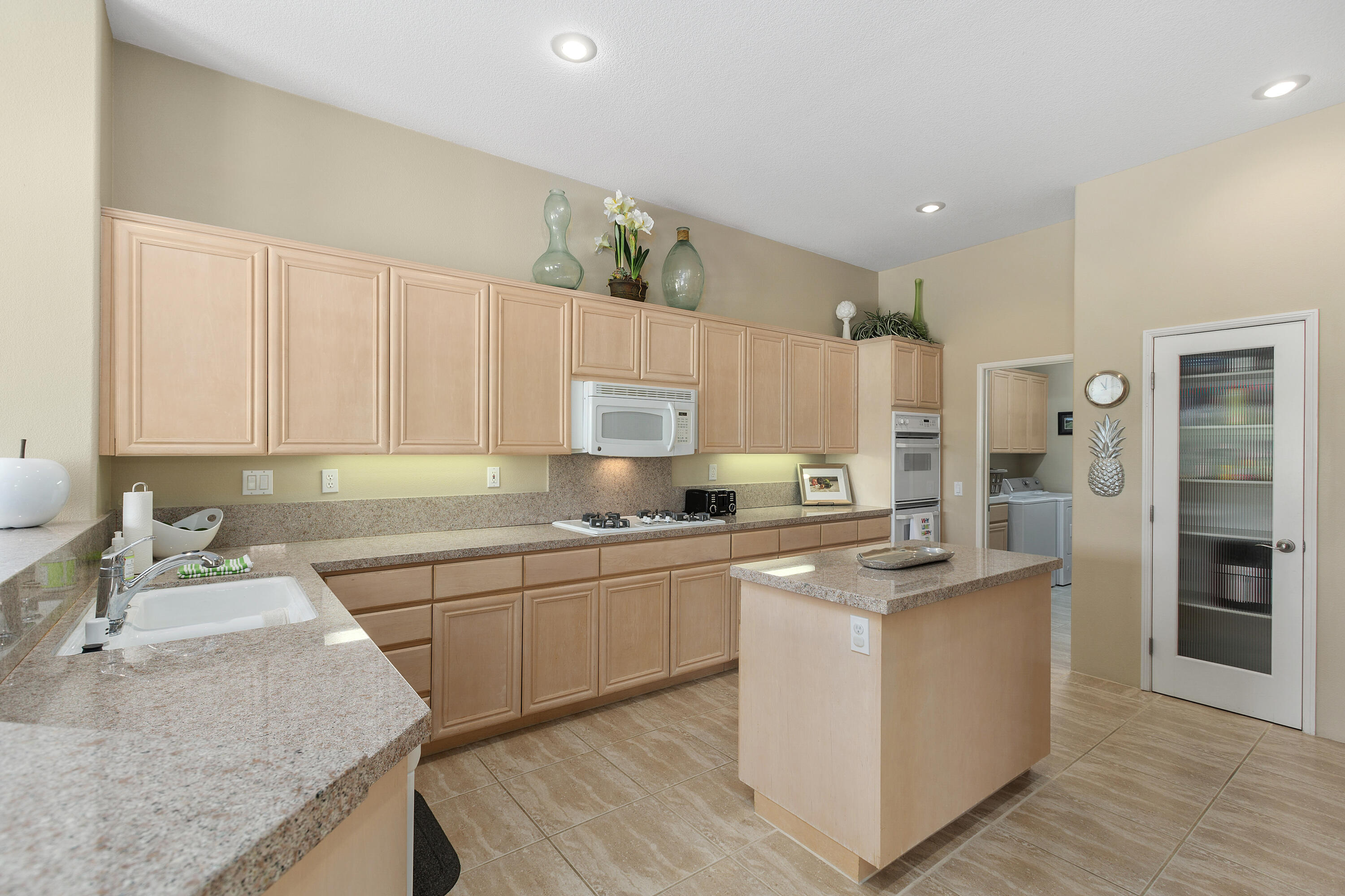 Rancho Mirage, California, 92270, United States, 3 Bedrooms Bedrooms, ,3 BathroomsBathrooms,Residential,For Sale,1868792