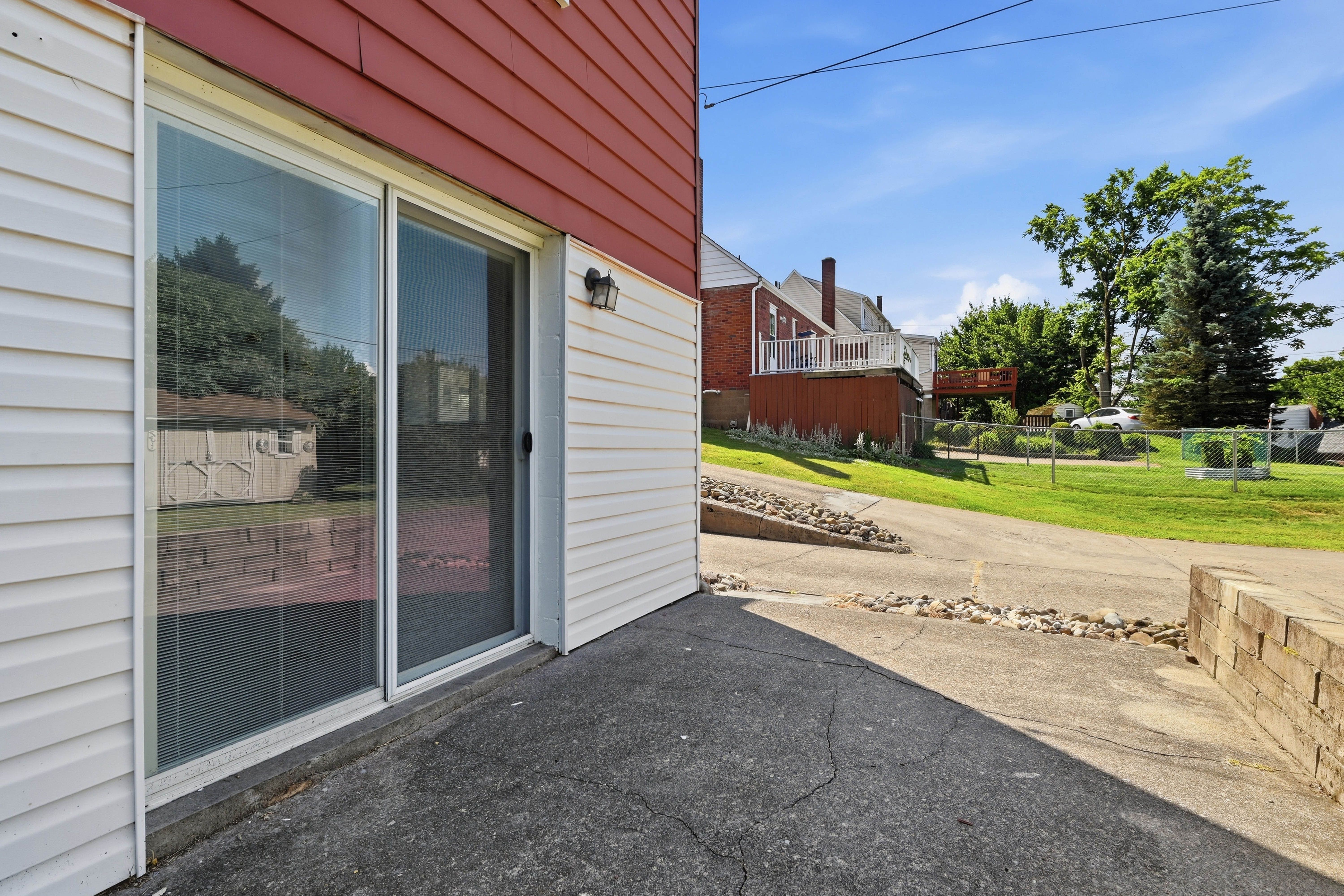  73 Clifford Drive, Pittsburgh, PA 15220 - 物件實景