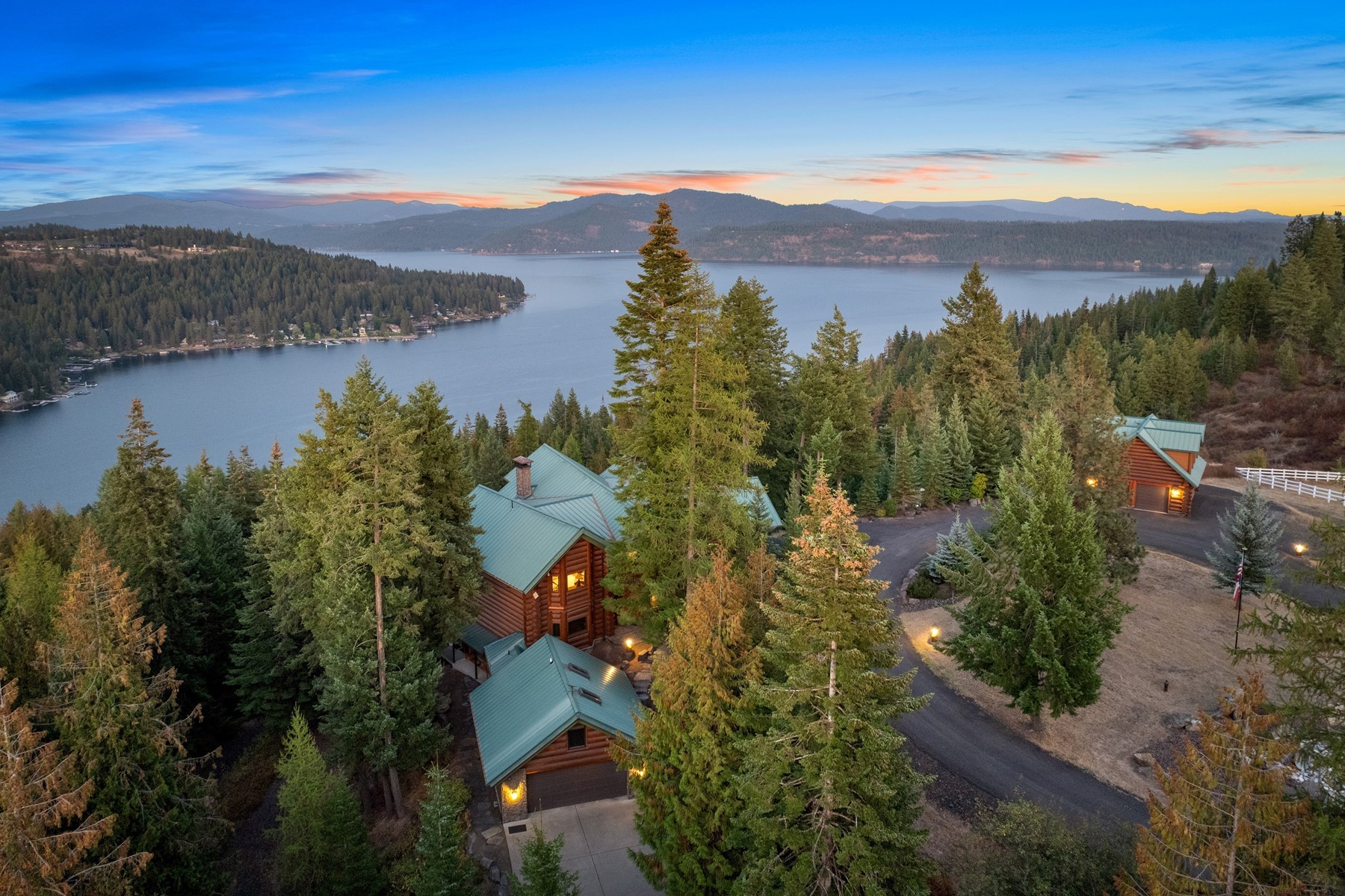  Log Estate overlooking Lake Coeur d