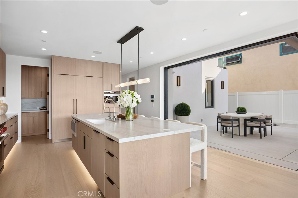 Corona del Mar, California, 92625, United States, 4 Bedrooms Bedrooms, ,5 BathroomsBathrooms,Residential,For Sale,1903462