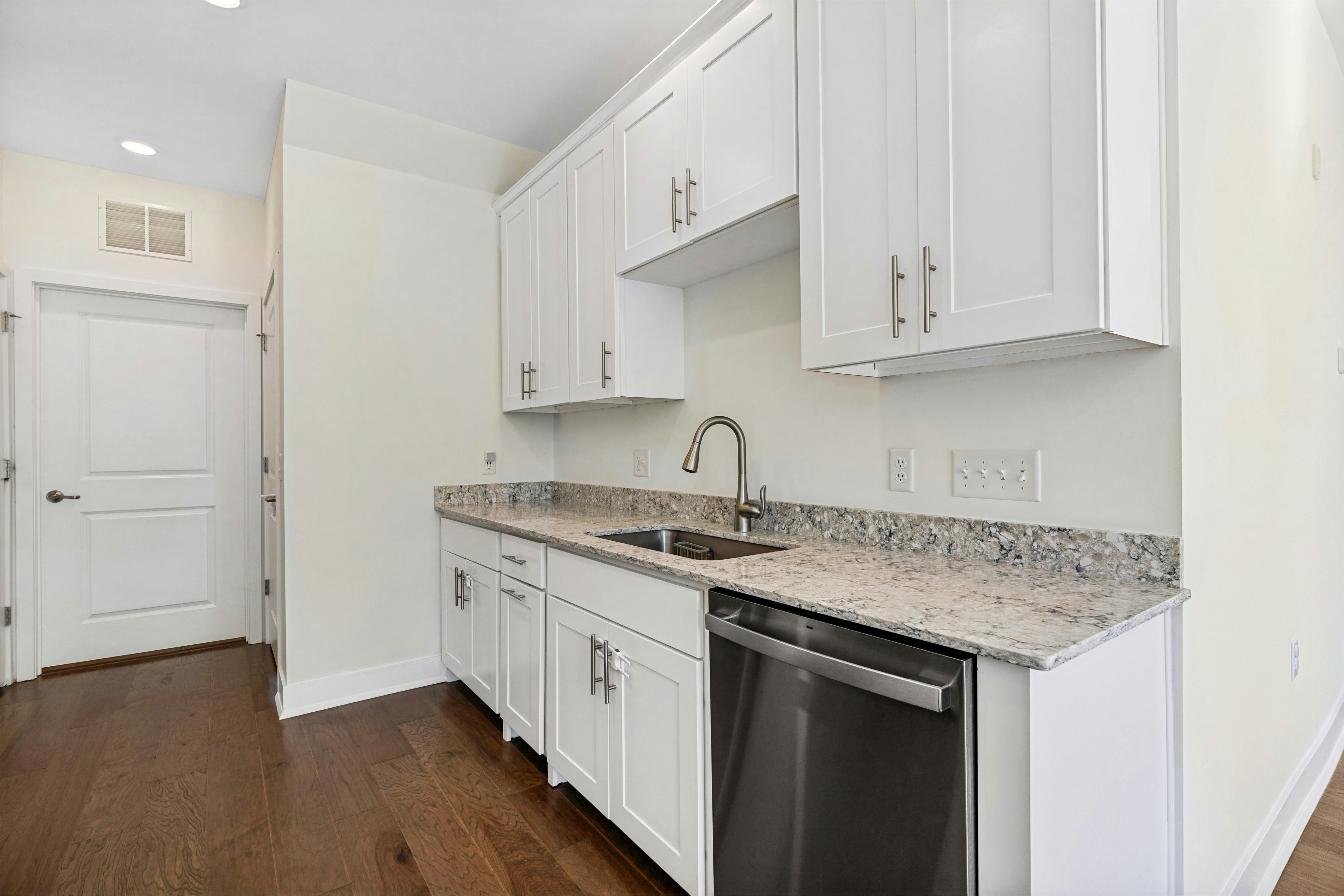  53 Veterans Way, Morris Plains, NJ 07950 - 物件實景