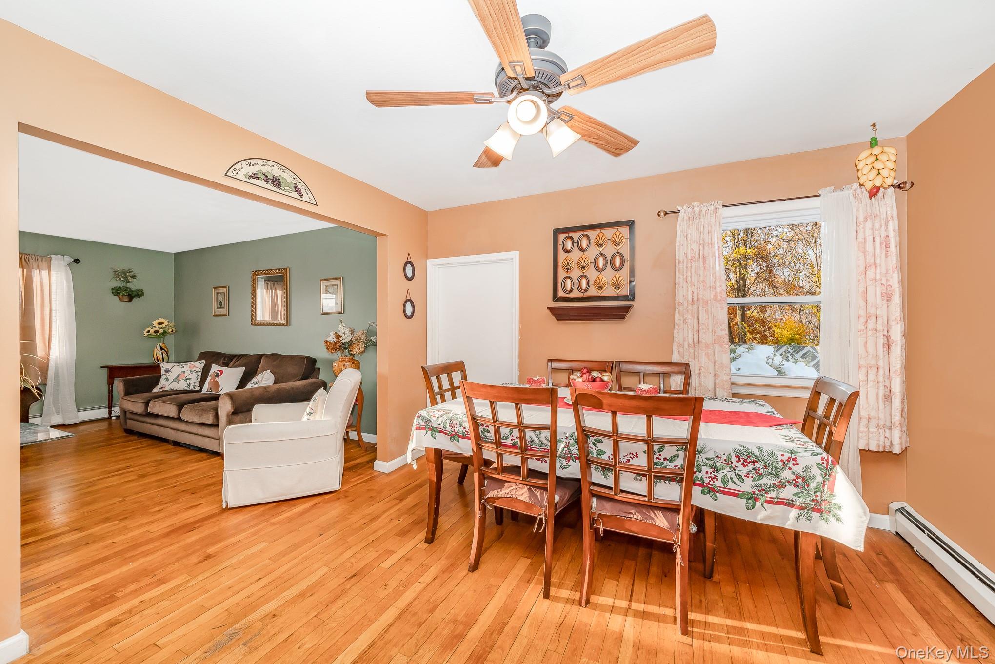 West Babylon, New York, 11704, United States, 3 Bedrooms Bedrooms, ,2 BathroomsBathrooms,Residential,For Sale,2005804