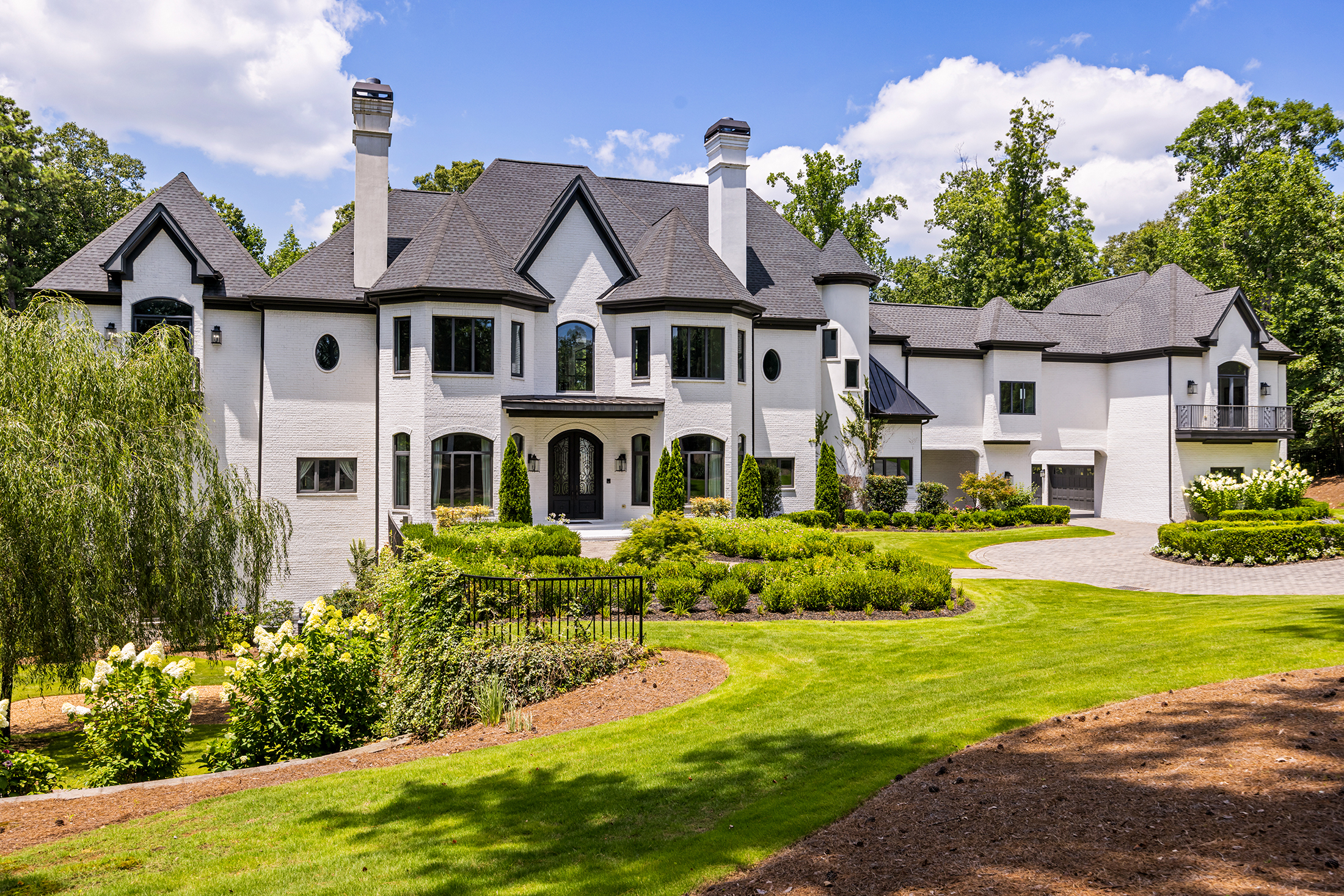  Exceptional Gated Estate with Resort-caliber Grounds - 物件實景