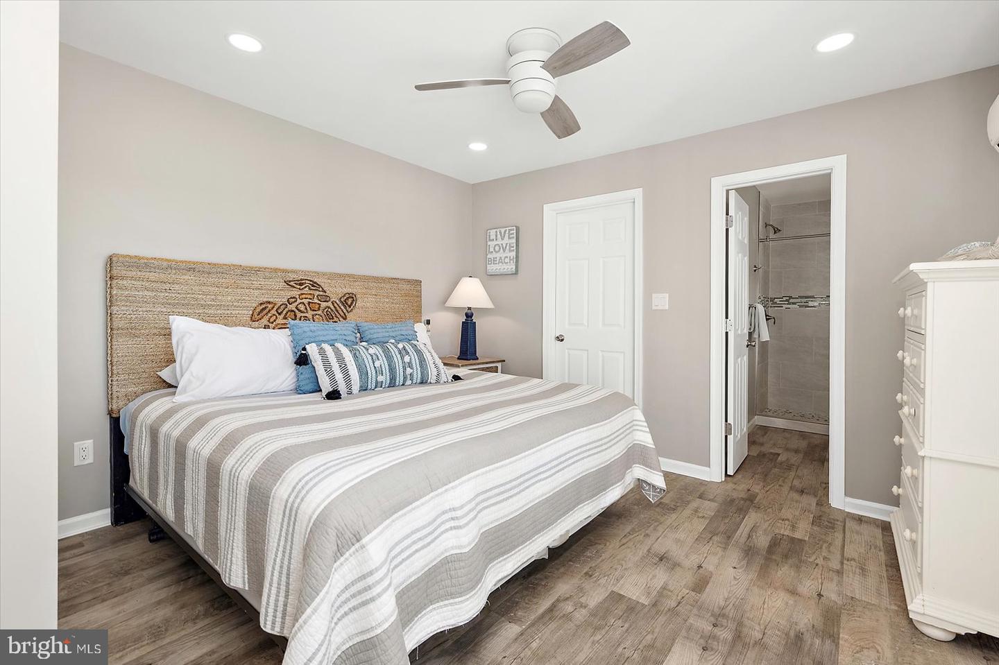 Ocean City, Maryland, 21842, United States, 3 Bedrooms Bedrooms, ,4 BathroomsBathrooms,Residential,For Sale,1986506