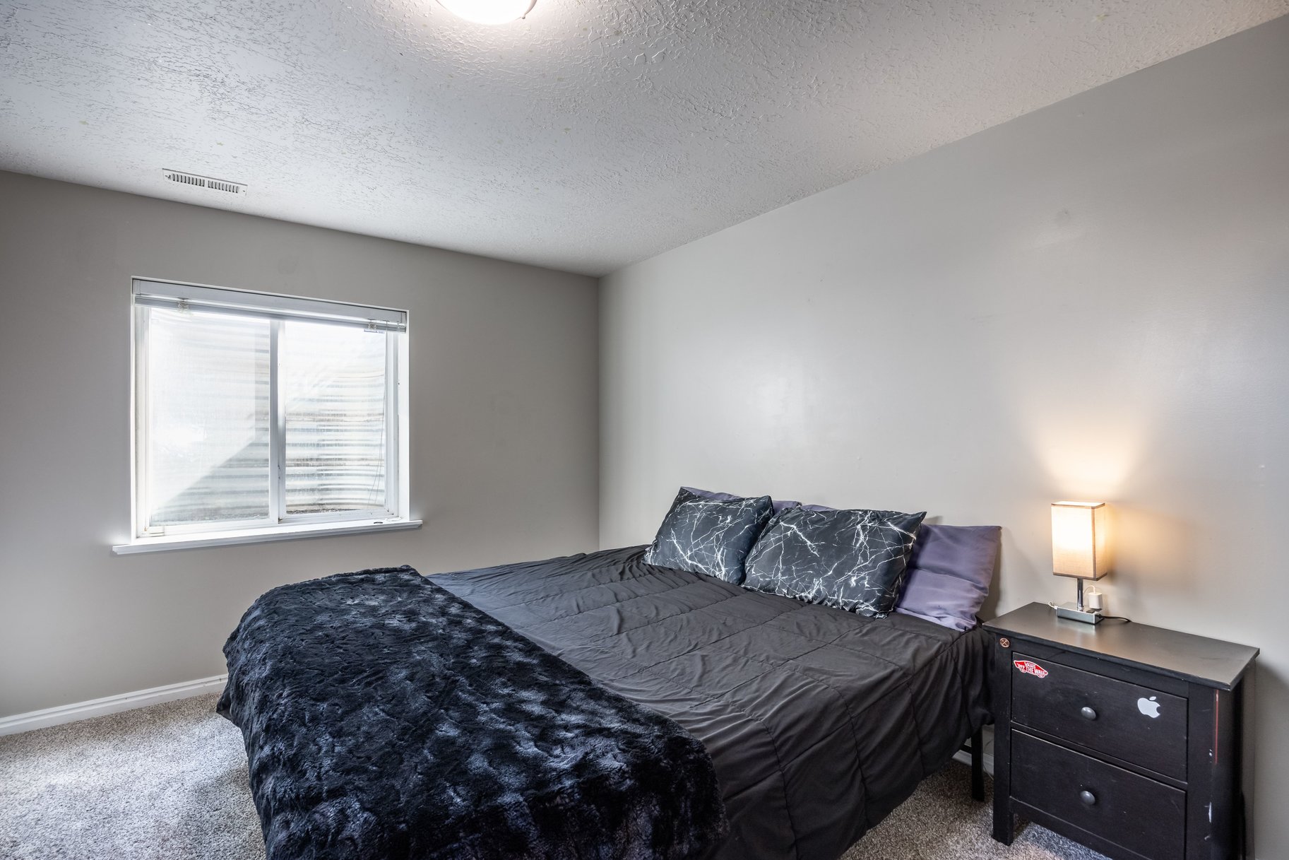  Multigenerational Living in South Jordan: 5 Beds, 2 Kitchens, 0.33-Acre Lot - 物件實景