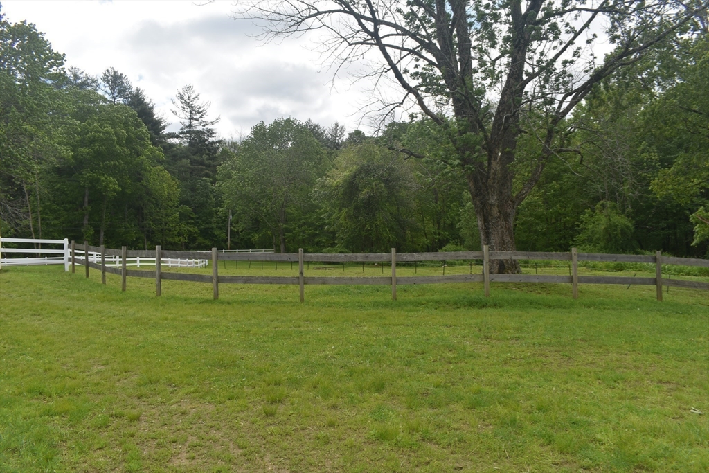 Spencer, Massachusetts, 01562, United States, 5 Bedrooms Bedrooms, ,4 BathroomsBathrooms,Residential,For Sale,1942925