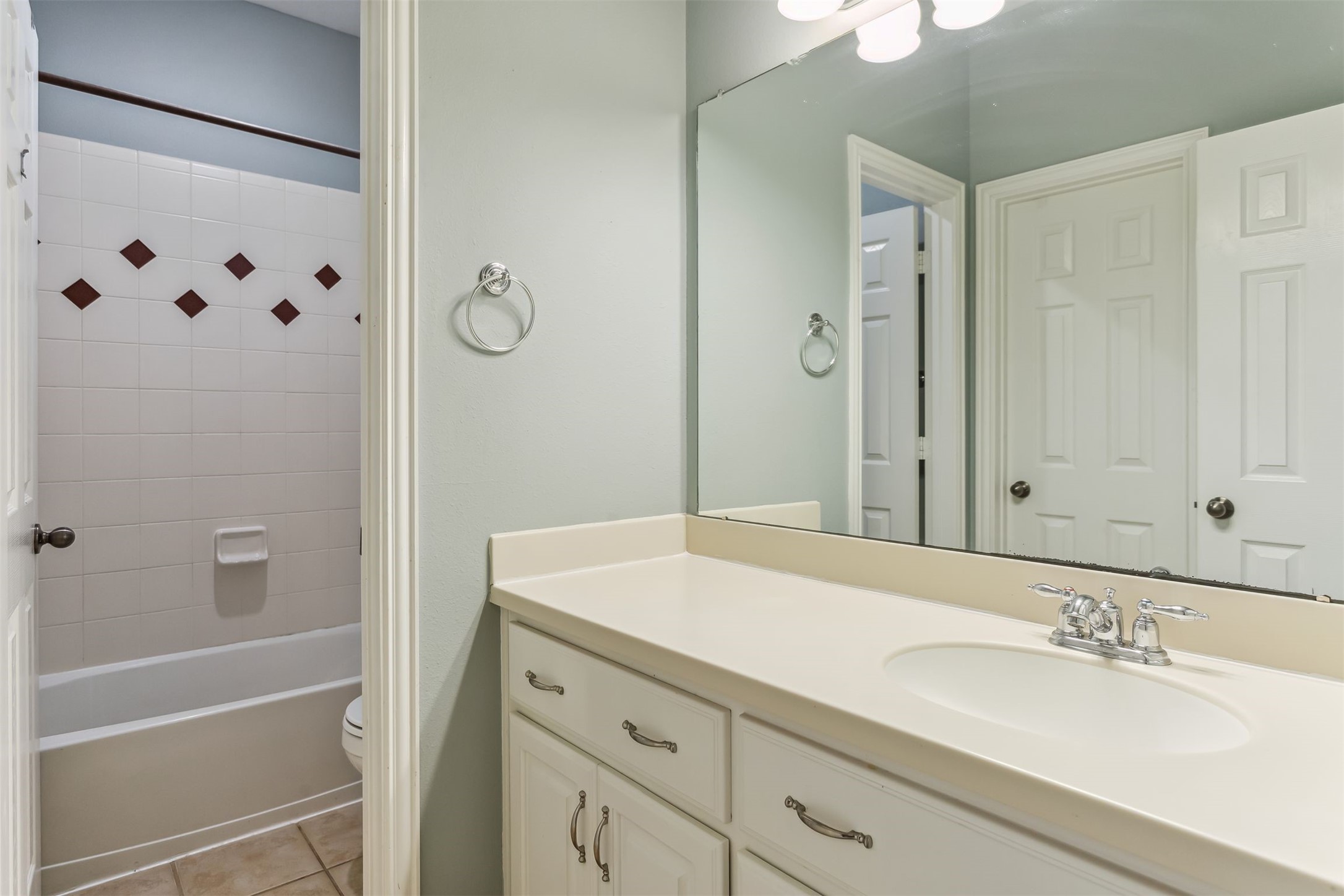 Sugar Land, Texas, 77479, United States, 5 Bedrooms Bedrooms, ,5 BathroomsBathrooms,Residential,For Sale,1837689